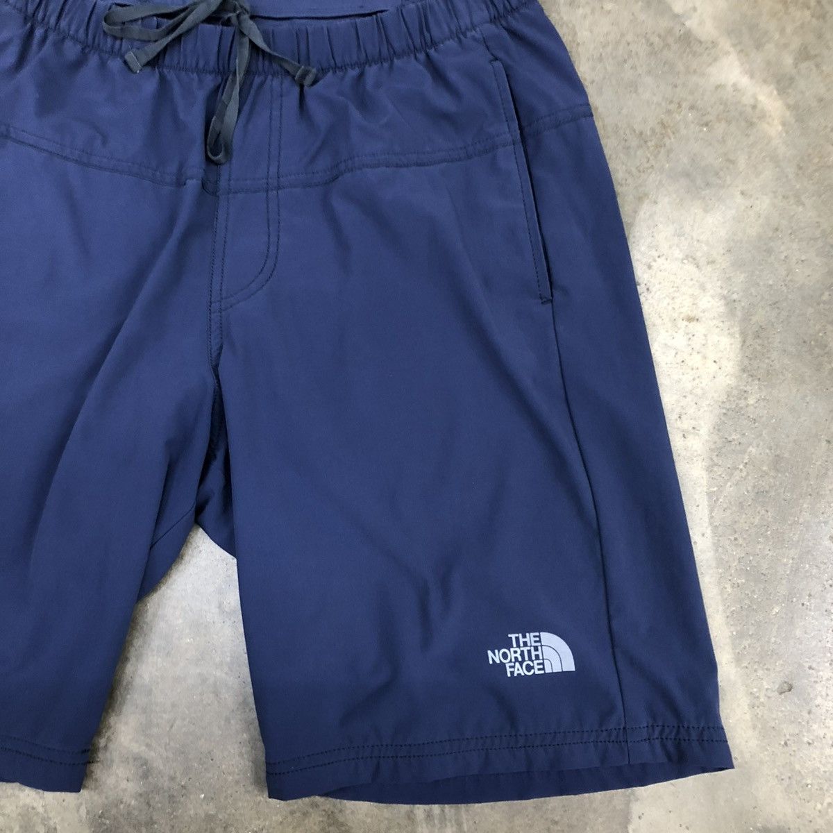 The North Face THE NORTH FACE NYLON OUTDOOR SHORT PANTS Size US 32 / EU 48 - 2 Thumbnail