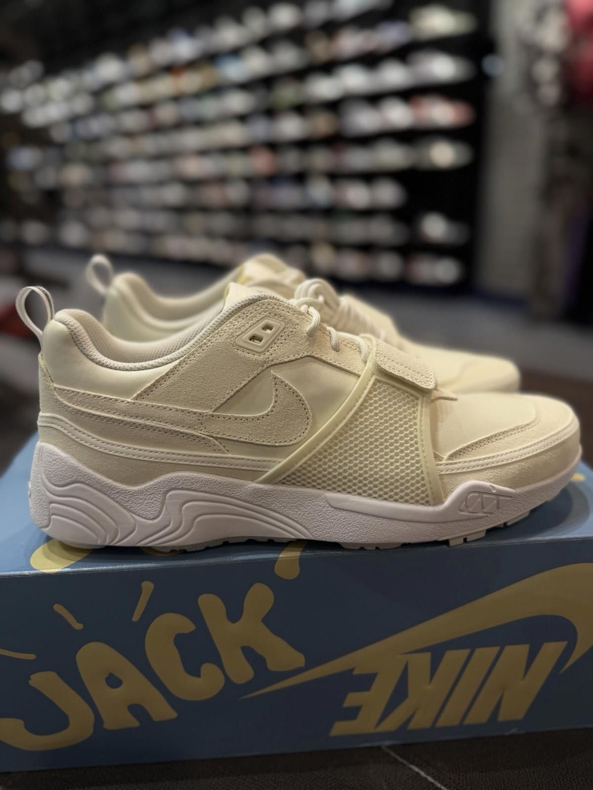 Nike Nike Travis Scott Zoom Field Jaxx SP Sail Size 13 White F&F Size US 13 / EU 46 - 1 Thumbnail