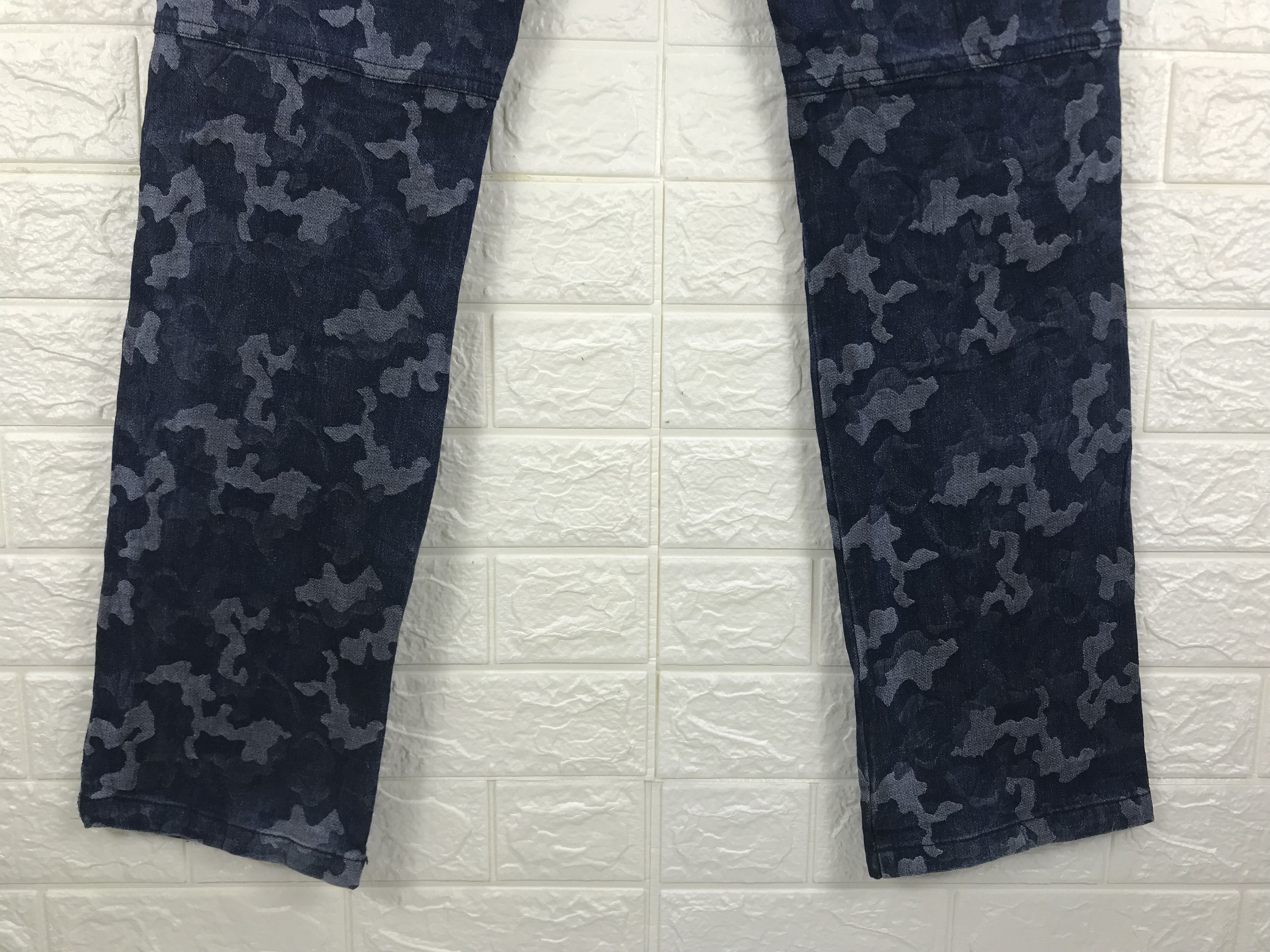 In The Attic Vintage In The Attic Camo Design Multi Pocket Cargo Jeans Size US 34 / EU 50 - 8 Thumbnail