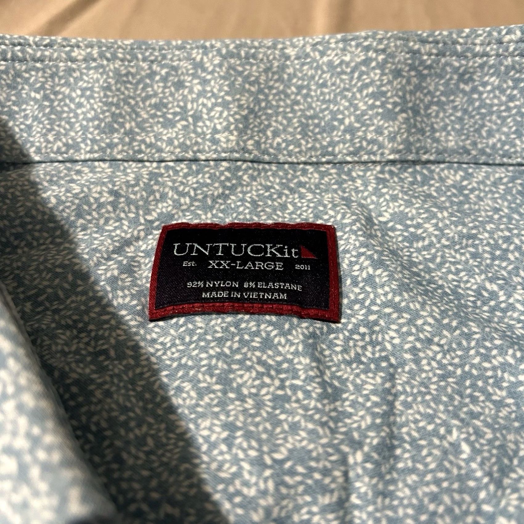 UNTUCKit UNTUCKit Floral Nylon Short Sleeve Casual Button-Up Shirt 2XL Men Light Blue Flower Pattern Nylon Shirt Size US XXL / EU 58 / 5 - 3 Thumbnail