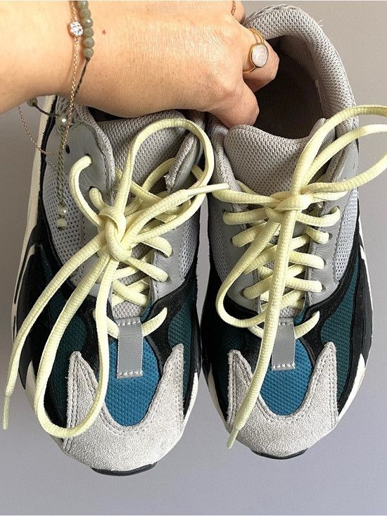 Yeezy YEEZY Boost 700 Wave Runner - 6½, worn a few times! Size US 6.5 / IT 36.5 - 4 Thumbnail