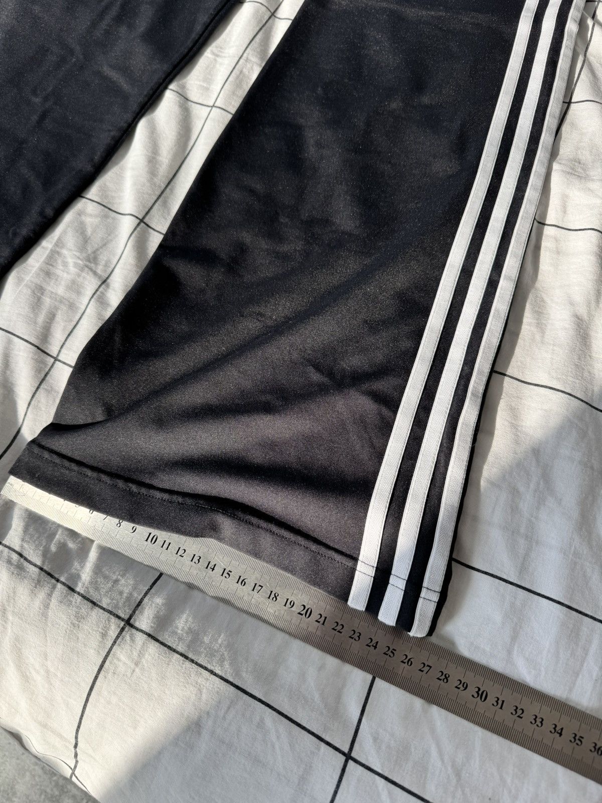 Adidas Very Rare Adidas 3 Stripe Sexy Yoga Low Waisted Flared Size 28" / US 6 / IT 42 - 23 Thumbnail