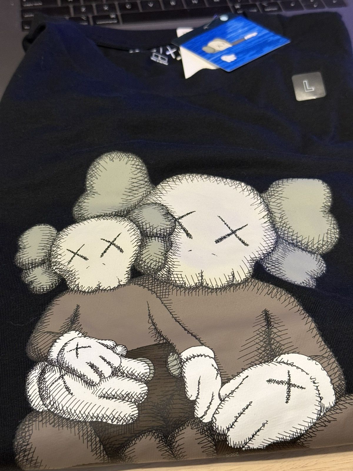 Kaws × Uniqlo KAWS X Uniqlo UT Short Sleeve Graphic T-Shirt Size US L / EU 52-54 / 3 - 2 Thumbnail