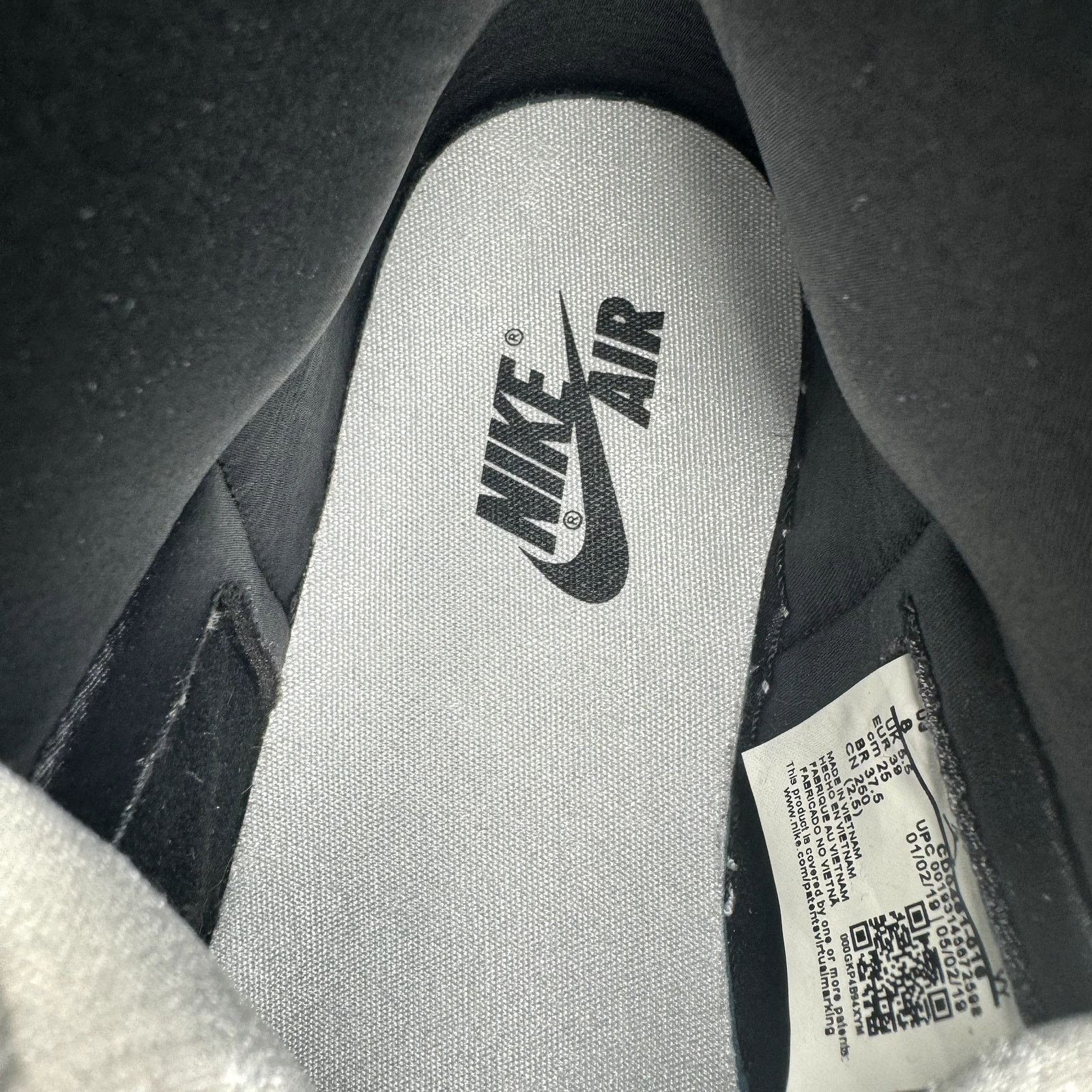 Jordan Brand × Nike Wmns Nike Air Jordan 1 Retro High Satin Black Toe - Size 8 Size US 8 / IT 38 - 6 Thumbnail