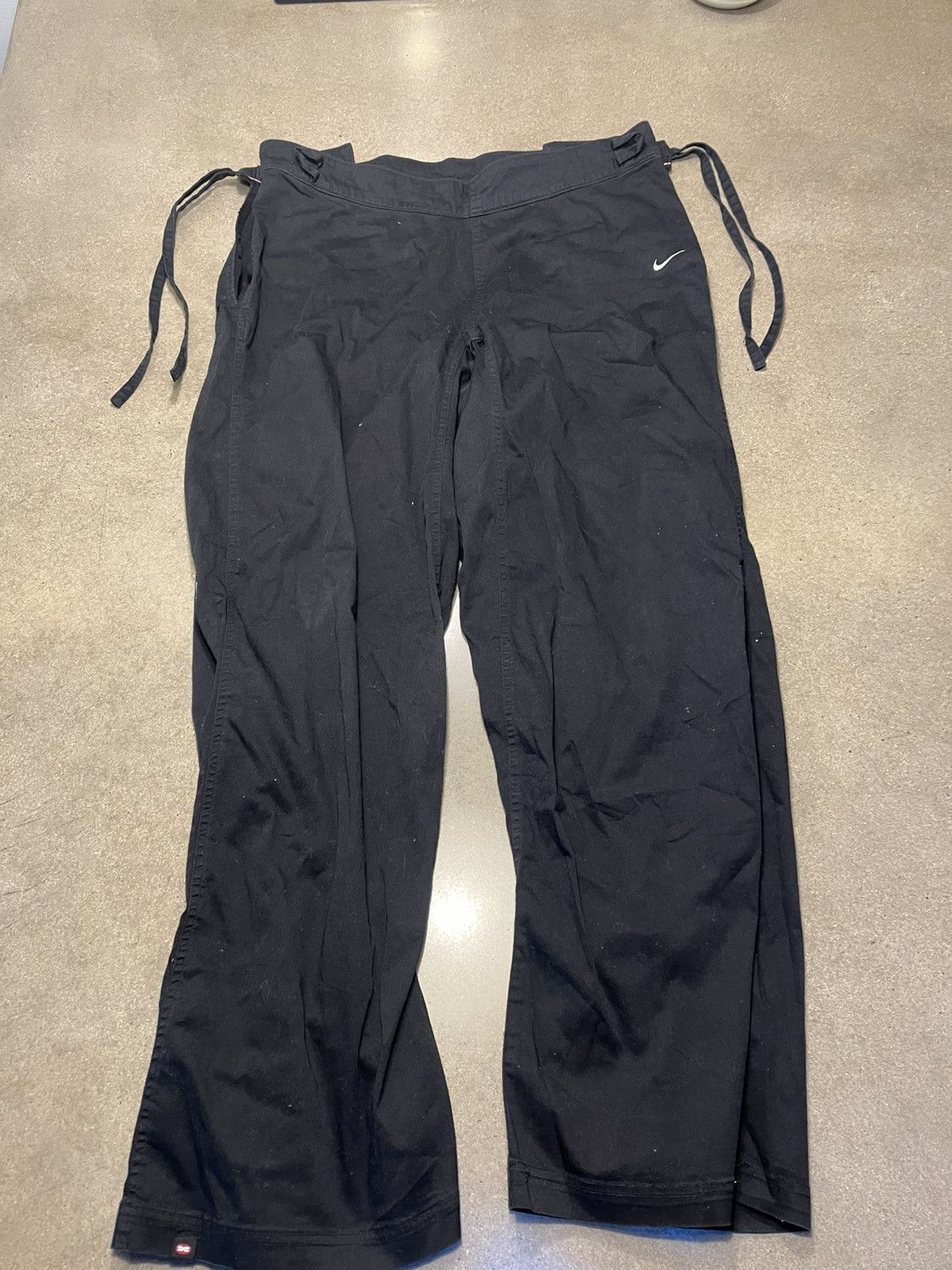 NIKE 00s baddy basketball pants vintage Vintage Nike Track Pants