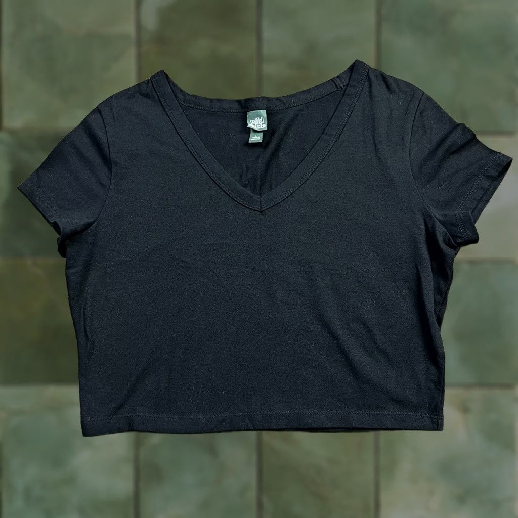 Vintage Wild Fable Crop Top T-Shirt Black Womens Large V-Neck Stretch Fit Casual Modern Short Sleeve Top Size L / US 10 / IT 46 - 1 Thumbnail