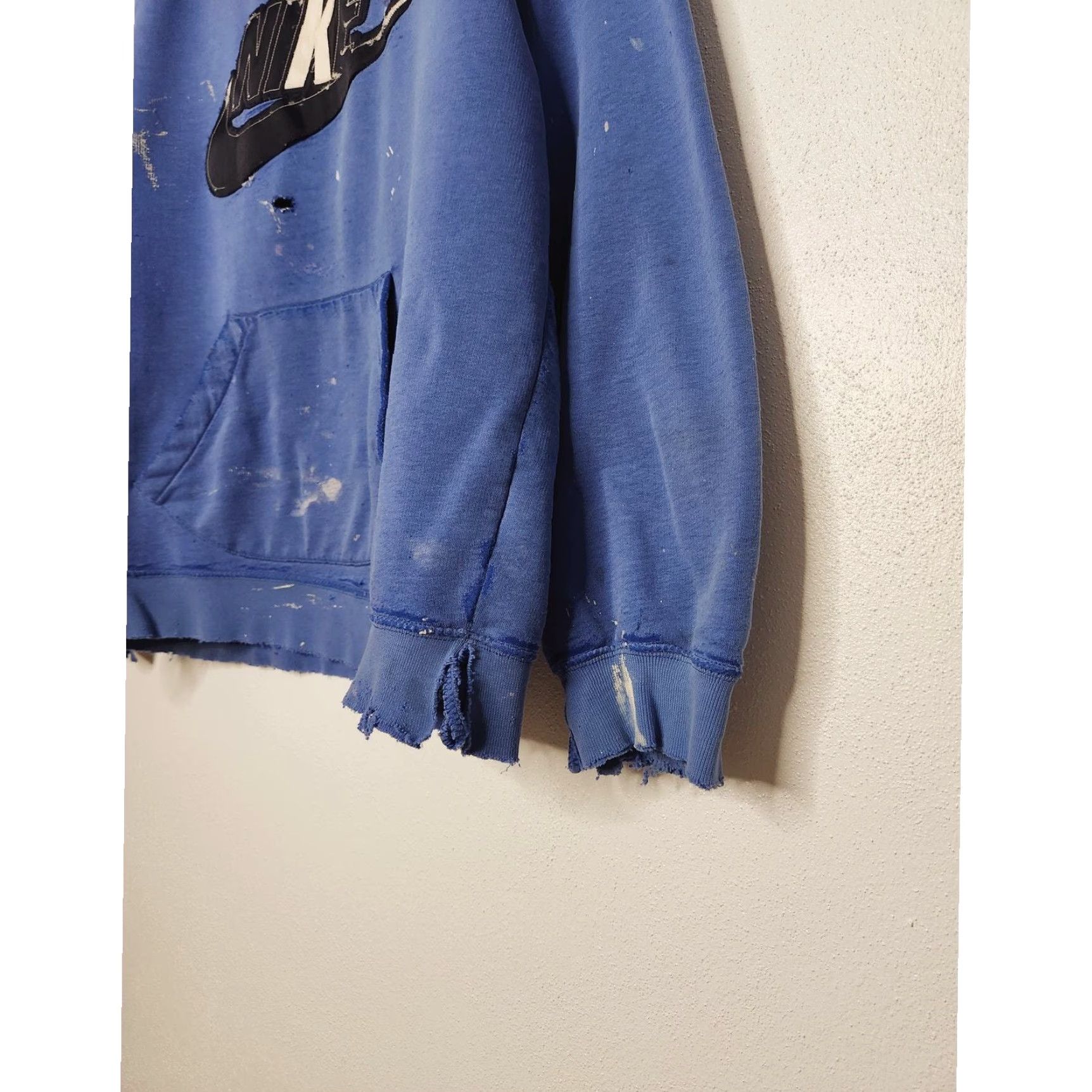 Nike VINTAGE Nike Sweatshirt Shirt Unisex Adults One Size Blue Distressed Grunge Swoosh Thrash Pullover Size US M / EU 48-50 / 2 - 5 Thumbnail