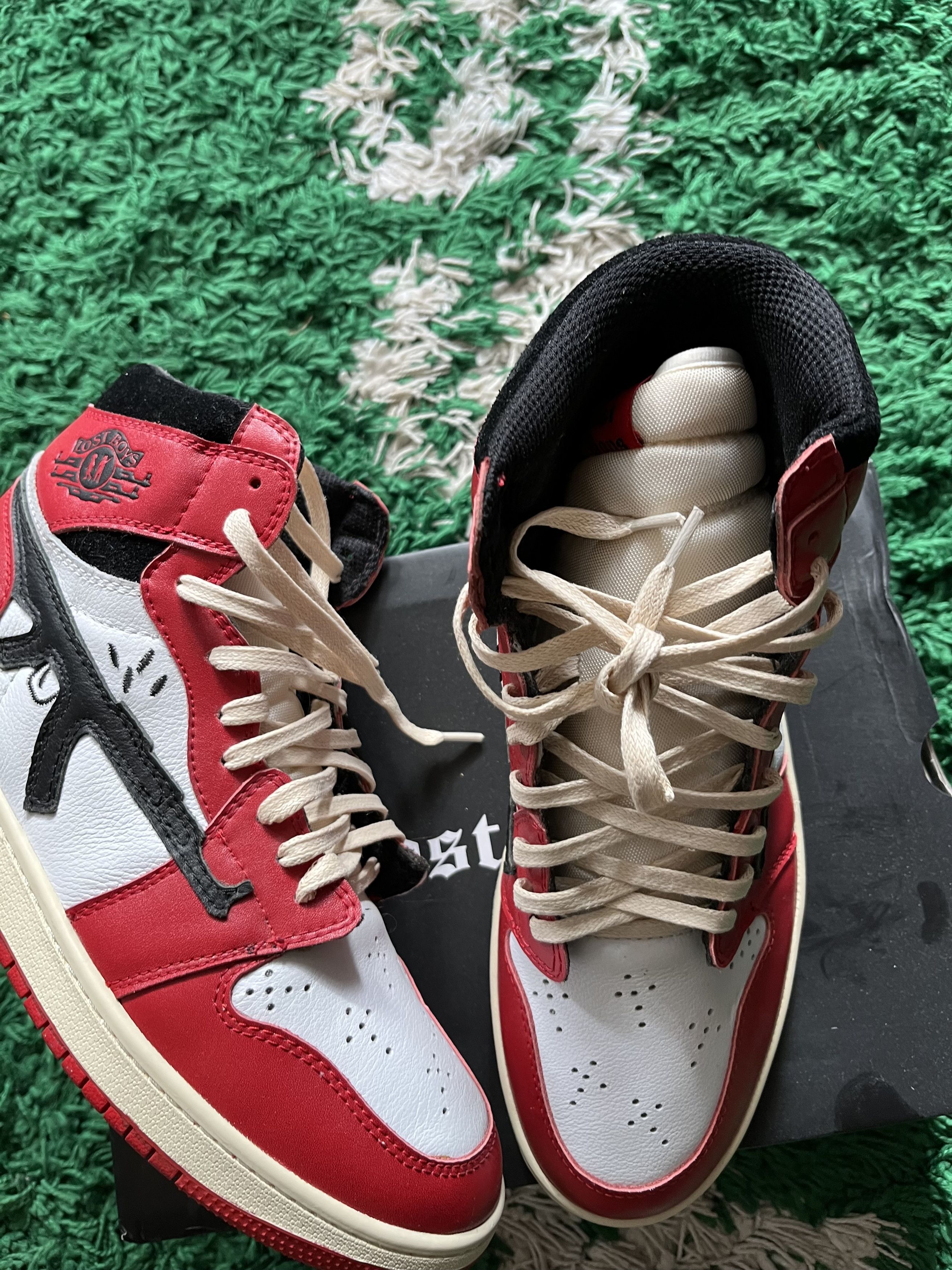 Lost Boys Archives lost boys archives jordan 1 chicago Size US 10 / EU 43 - 3 Thumbnail