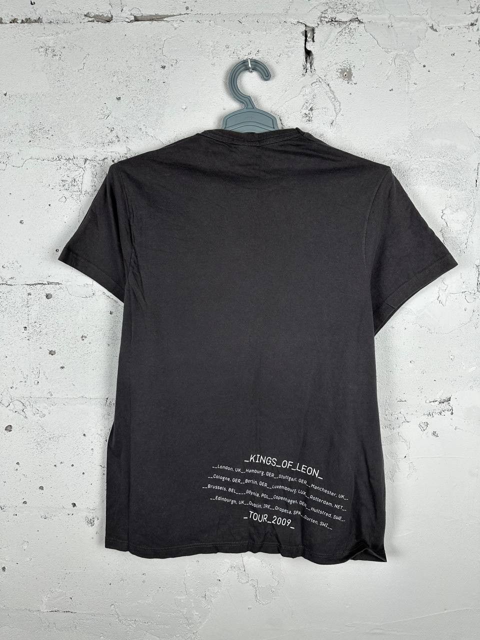 Band Tees × Vintage Vintage 2008 Kings of Leon Only By The Night Black Tour Tee Size US M / EU 48-50 / 2 - 6 Thumbnail