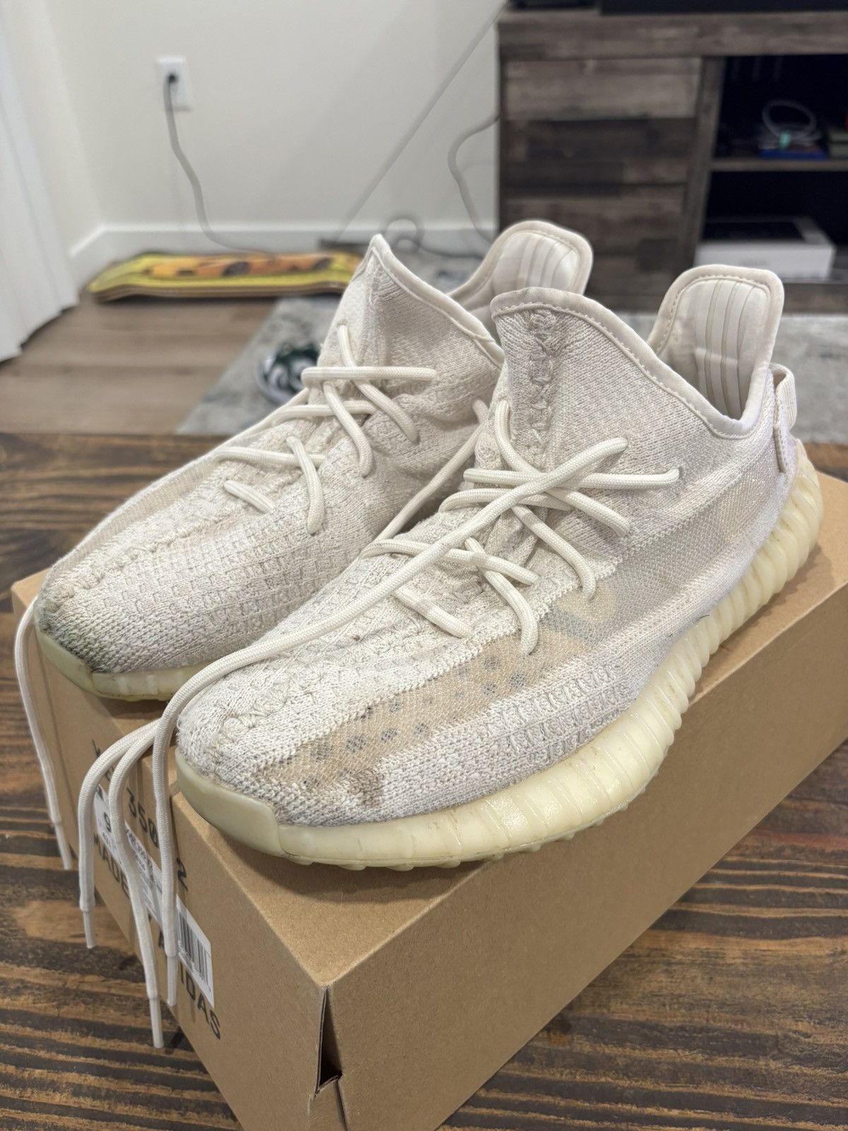 Kanye West × Yeezy Yeezy 350 Boost “Bone” Size US 9.5 / EU 42-43 - 1 Thumbnail