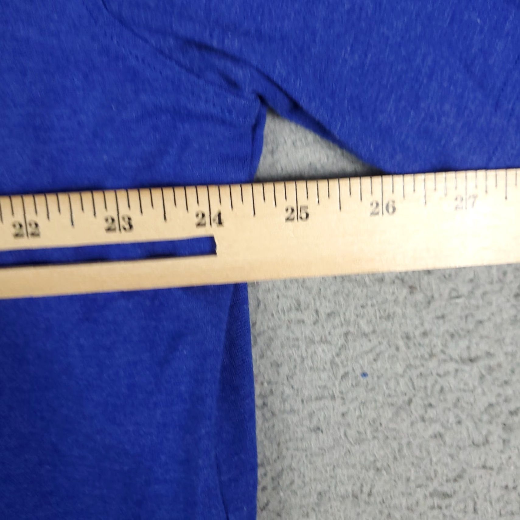 Under Armour VINTAGE? No, ignore. Final title: Under Armour HeatGear T-Shirt Men 2XL Short Sleeve Crew Blue Cotton Blend Logo Shirt Middle. Size US XXL / EU 58 / 5 - 6 Thumbnail
