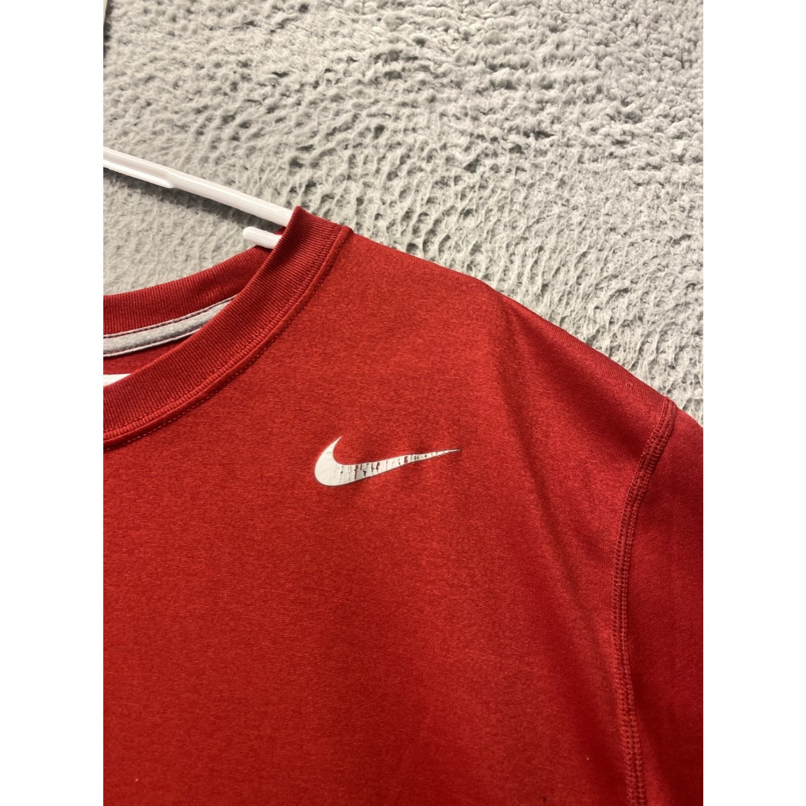 Nike Nike Dri-FIT Shirt XL Adult Red Athletic Fit Swoosh Logo Mens L /108-15 Size US XL / EU 56 / 4 - 3 Thumbnail