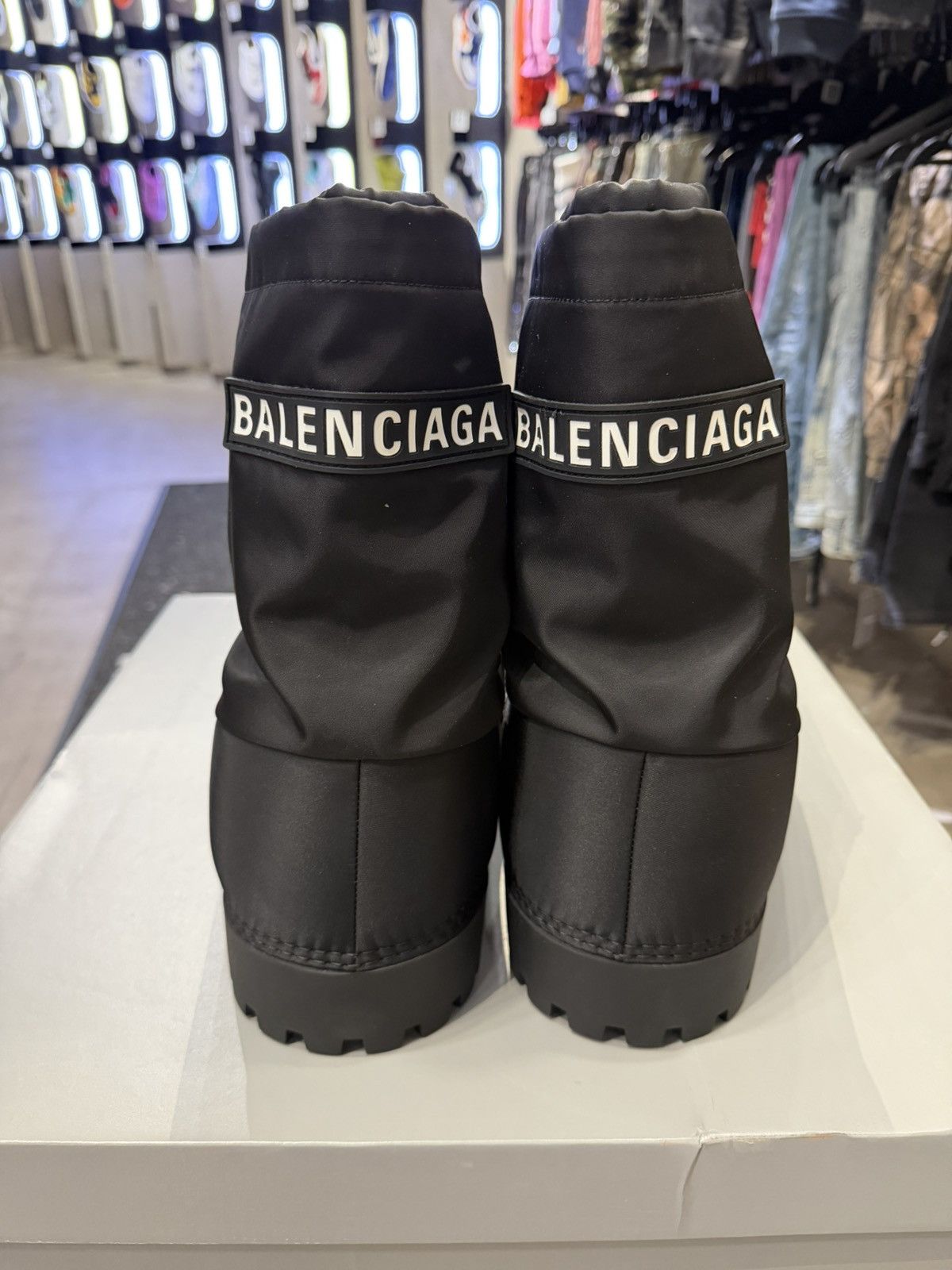 Balenciaga Balenciaga Alaska Low Boot Black Size US 10 / EU 43 - 10 Thumbnail