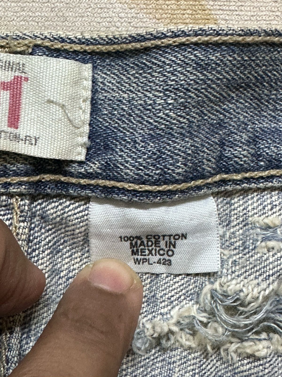 Levi's Vintage Clothing Vintage Levi’s 501 Ripped Grunge Distressed Denim Size US 31 - 11 Thumbnail