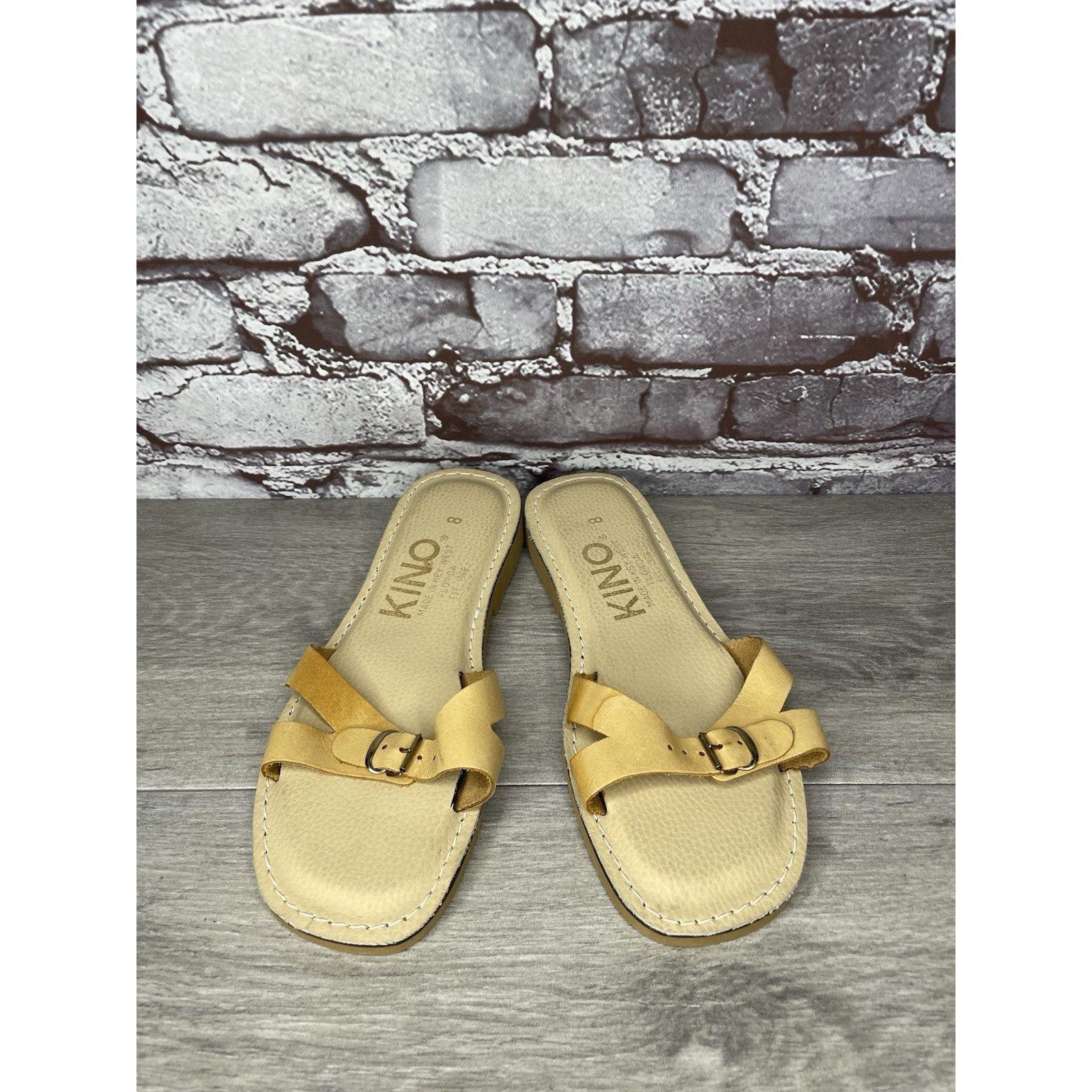 Other KINO Tan Yellow Slides Buckle Strap Cushion Comfort Sandals Size US 8 / IT 38 - 8 Thumbnail