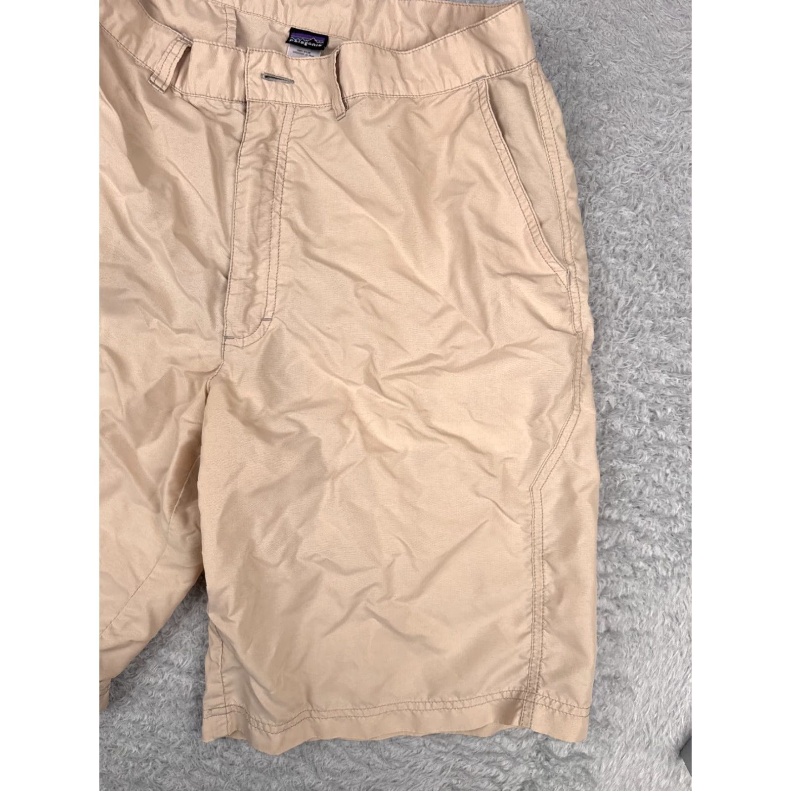 Patagonia VINTAGE Patagonia Shorts Adult 35 Beige Nylon Cargo Solid Pockets Mens Size US 35 - 3 Thumbnail