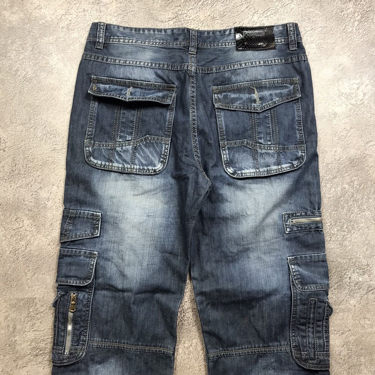 Vintage Y2K Baggy Distressed Cargo Pants Thrashed Skate Logo 36 Size US 36 / EU 52 - 7 Thumbnail