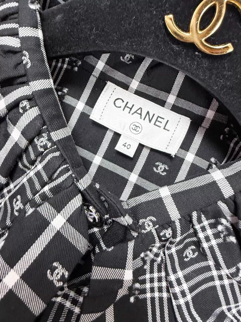 Chanel Chanel Black and white plaid full-print logo flared sleeve Size S / US 4 / IT 40 - 4 Thumbnail
