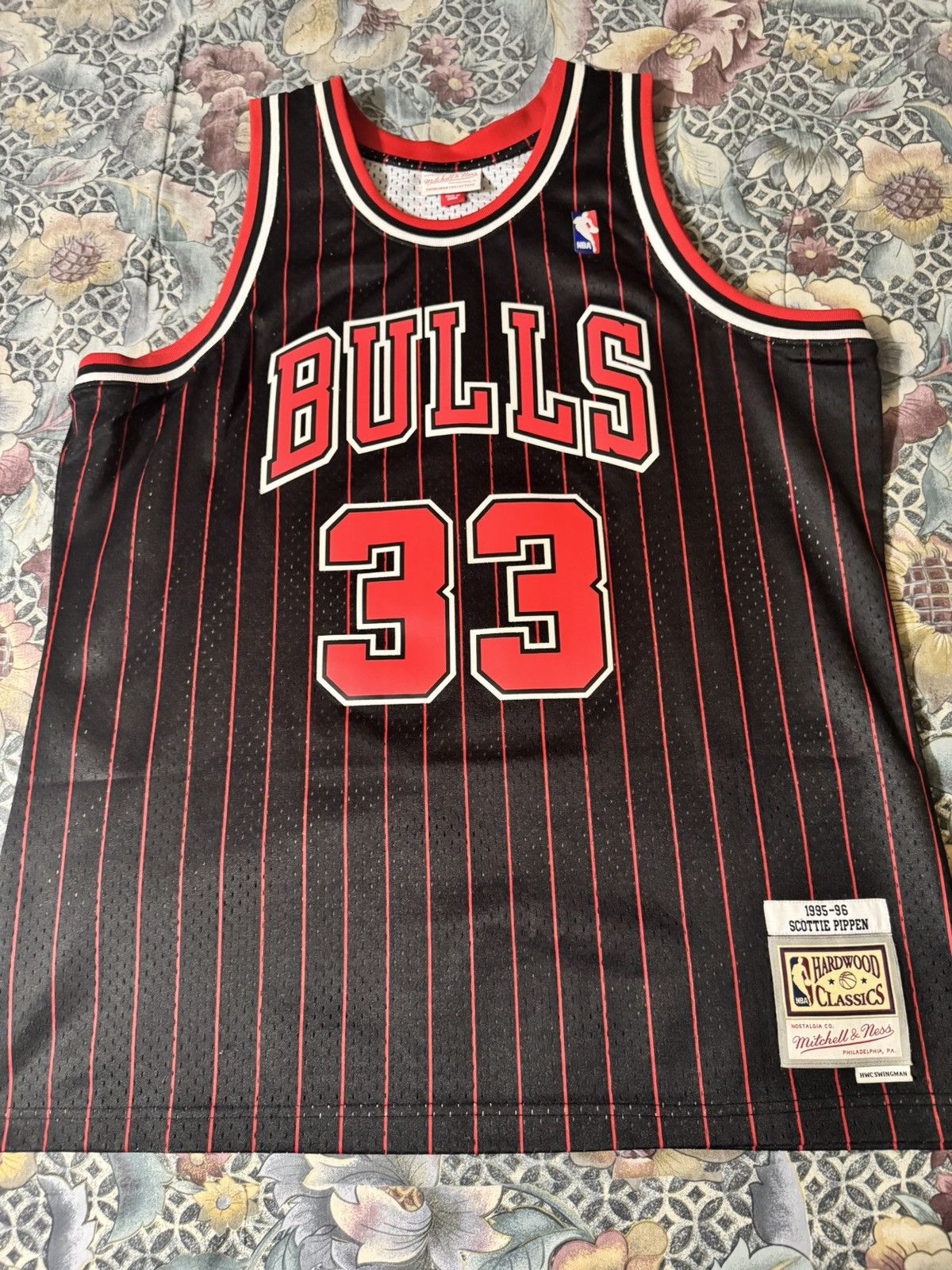 Mitchell & Ness Pippin jersey never worn XL Size US XL / EU 56 / 4 - 3 Thumbnail