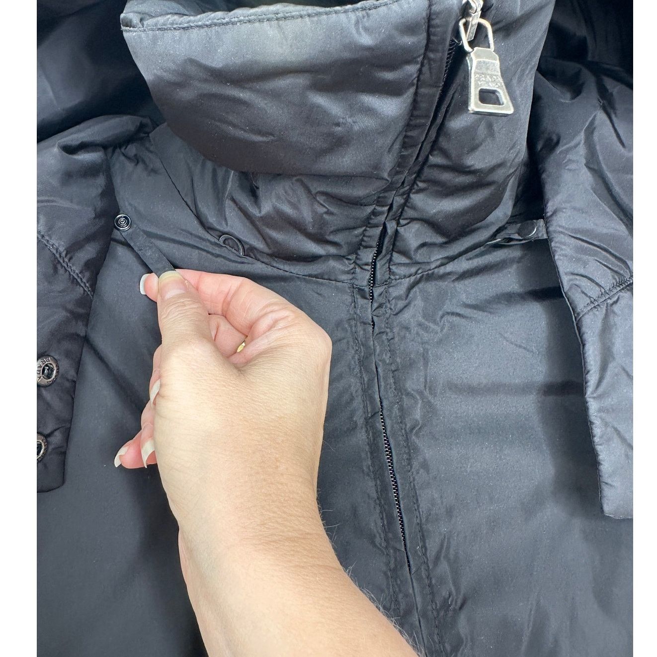 Prada Prada Black Polyester Hooded Long Line Rain Jacket 42 / L Size US L / EU 52-54 / 3 - 6 Thumbnail
