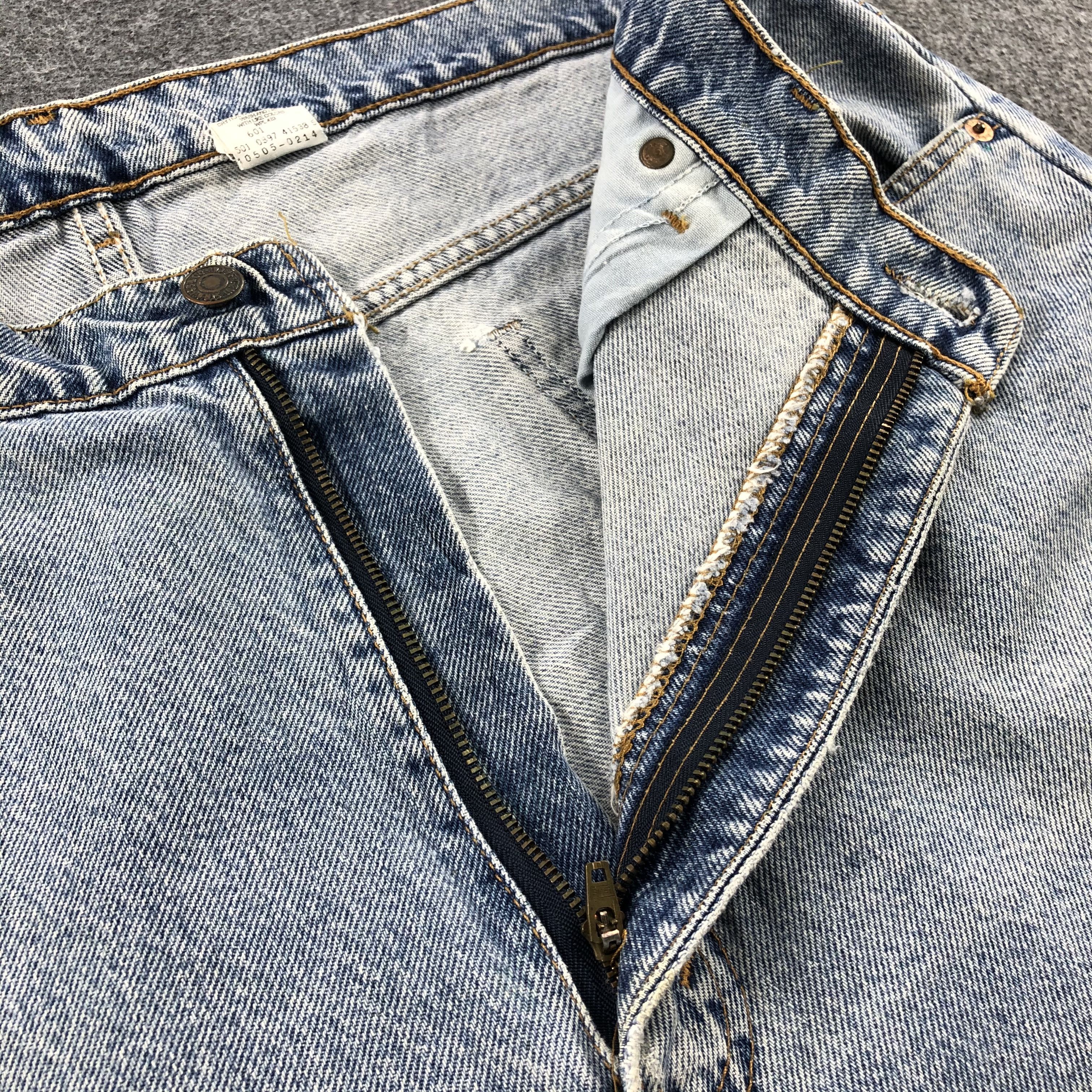 Levi's Light Washed 90s Vintage Levis 505 Jeans-J1116 Size US 38 / EU 54 - 8 Thumbnail