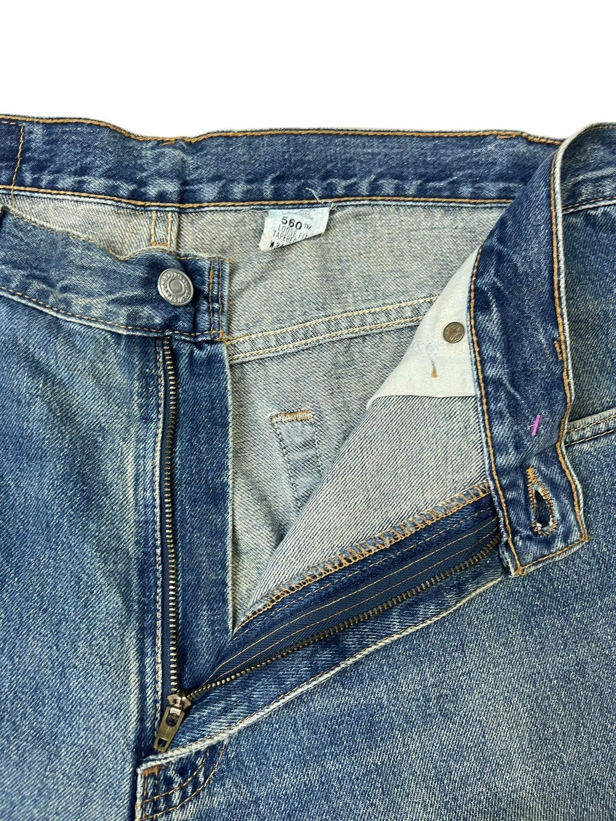 Levi's Vintage Levi’s 560 Loose Fit Tapered Leg Jeans Size US 34 / EU 50 - 5 Thumbnail