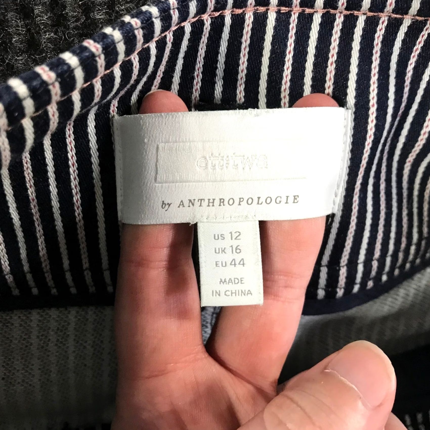 Anthropologie VINTAGE? No. Etitwa by Anthropologie Navy White Pinstripe Belted Shorts Women Sz 12 High Rise Size 34" / US 12 / IT 48 - 7 Thumbnail