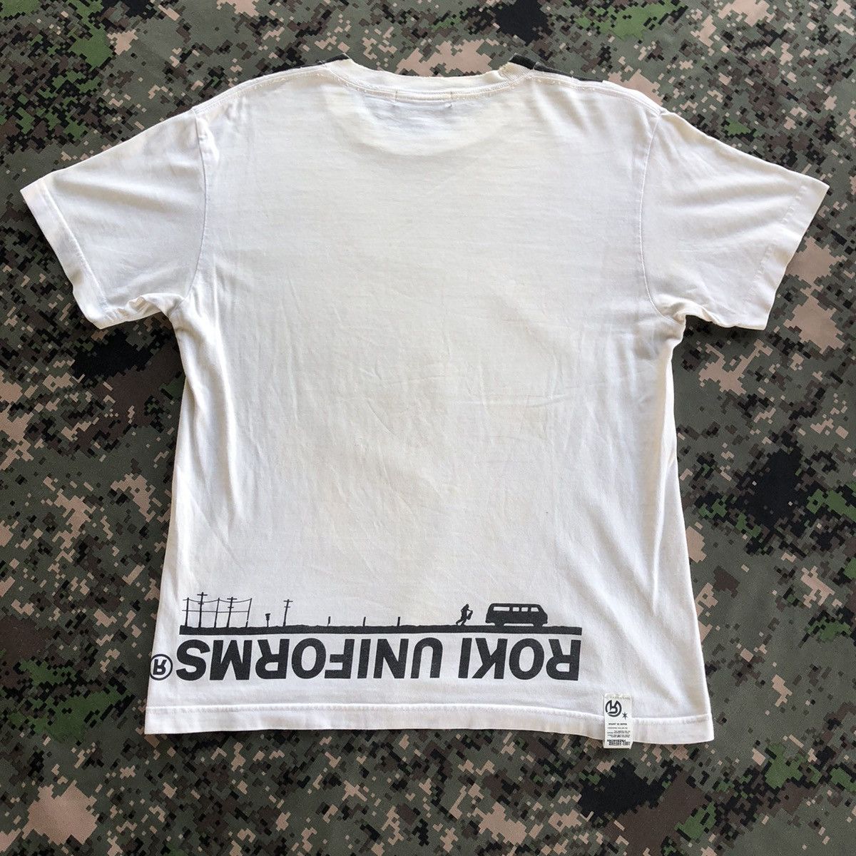 Expert Horror × Japanese Brand Roki Uniforms The Texas Chainsaw Masacre Tshirt Size US S / EU 44-46 / 1 - 3 Thumbnail