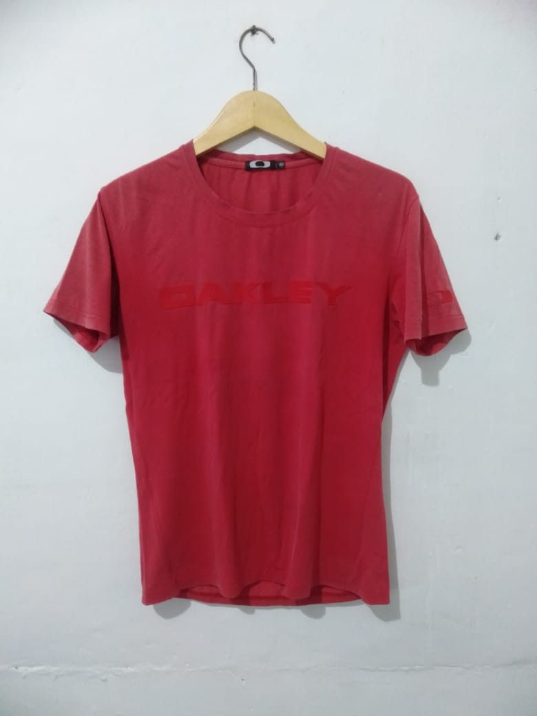Oakley × Vintage Vintage Oakley T-Shirt 2000s Logo Y2K Size US M / EU 48-50 / 2 - 1 Thumbnail