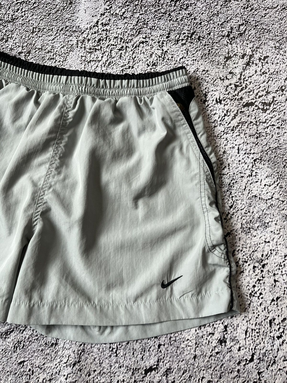 Nike Nike Vintage Y2K Swim Shorts Beige Mesh Lined Size XL Size US 29 - 4 Thumbnail