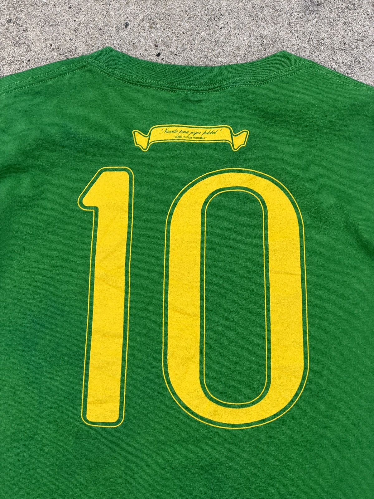 Nike Vintage Brazil 00's "Ronaldinho No.10" T-shirt Size US S / EU 44-46 / 1 - 4 Thumbnail