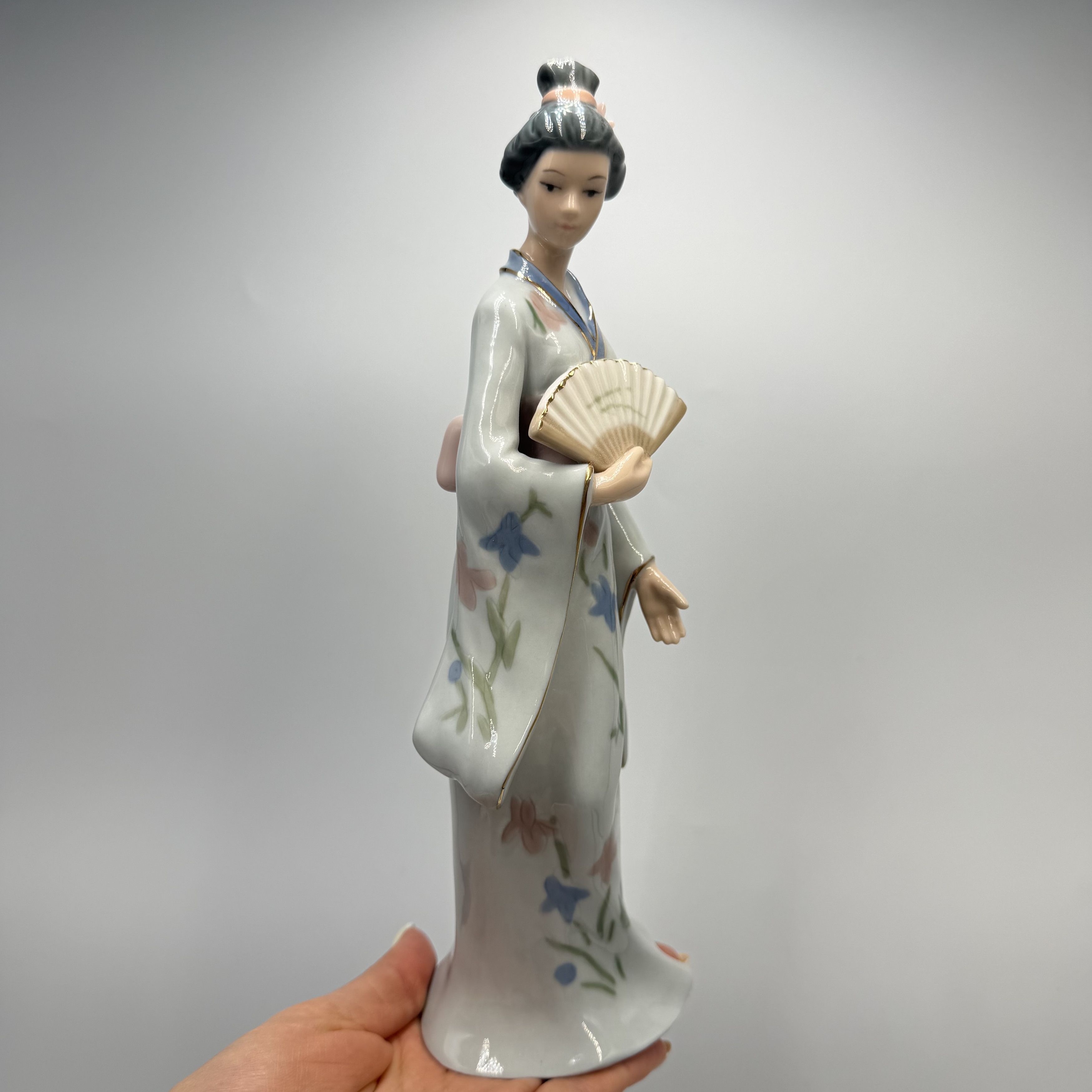 Vintage Pavone Porcelain Japanese Lady Geisha Figurine Fan Italian Size ONE SIZE - 3 Thumbnail