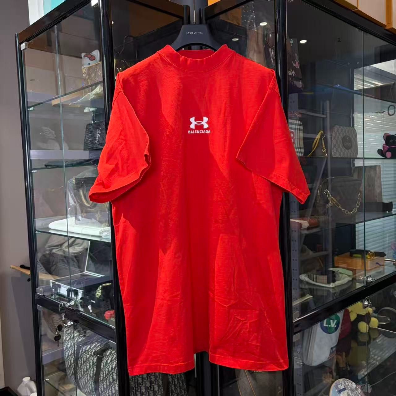 Balenciaga Balenciaga Red T-Shirt m Men Size US M / EU 48-50 / 2 - 1 Thumbnail