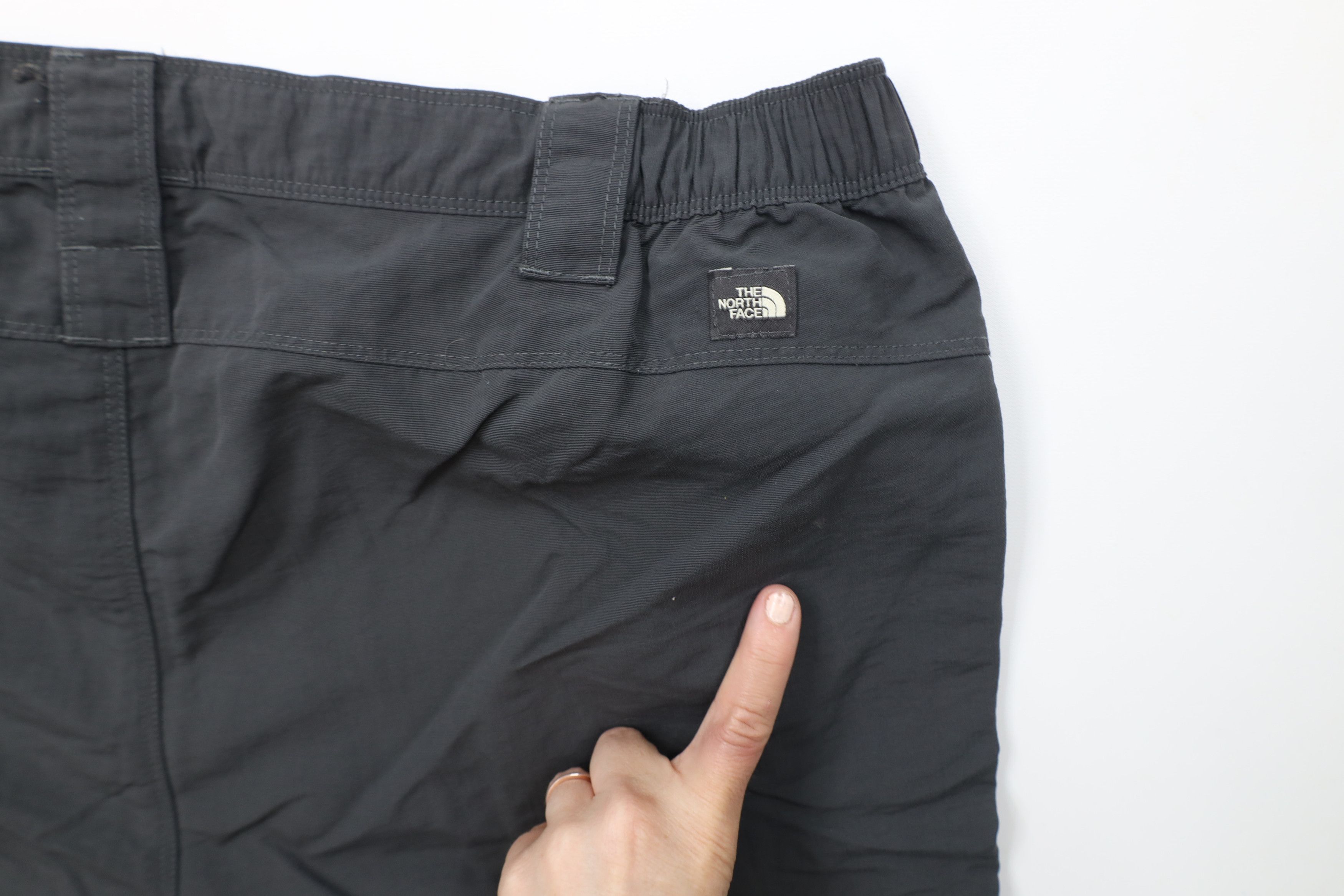 The North Face × Vintage Vintage The North Face Trekking Cargo Shorts Dark Gray Size US 36 / EU 52 - 12 Thumbnail