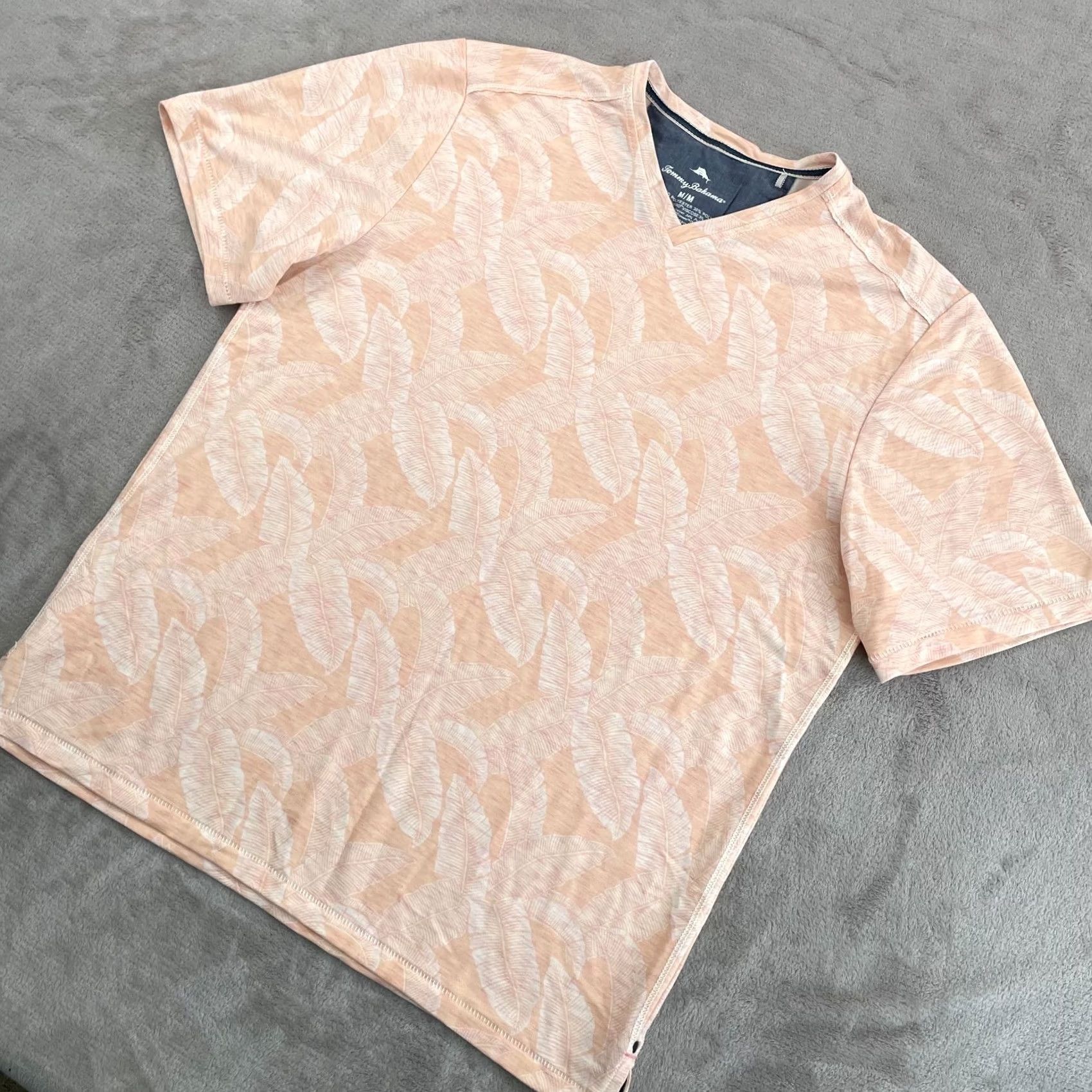 Tommy Bahama Tommy Bahama Grande Fronde V-Neck T-Shirt Men Medium Orange Palm Floral NWOT 2020s Beach Hawaii Shirt Mens Size US M / EU 48-50 / 2 - 3 Thumbnail