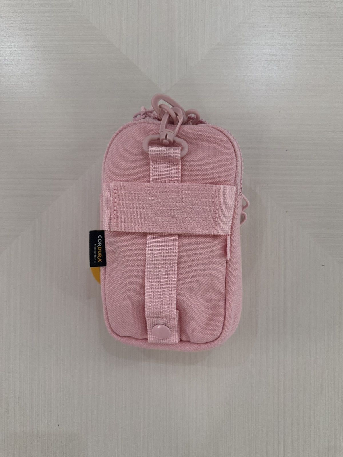 新品 supreme Camera Bag + Mini Pouch Supreme Camera Bag + Mini Pouch | Urban Outfitters