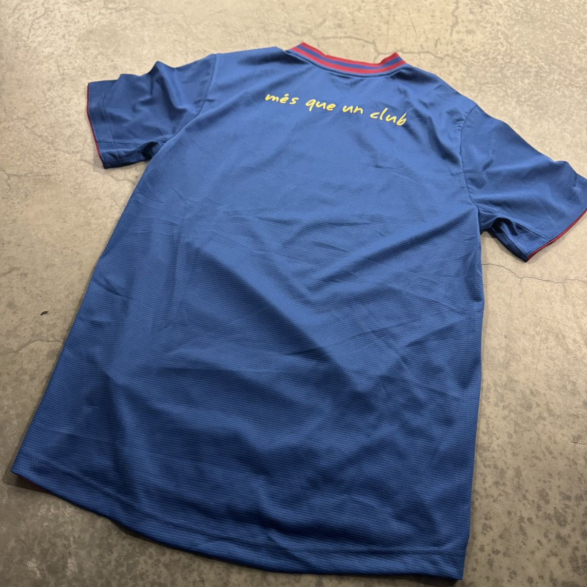 Vintage FC Barcelona Blue Soccer Jersey S Size US S / EU 44-46 / 1 - 4 Thumbnail