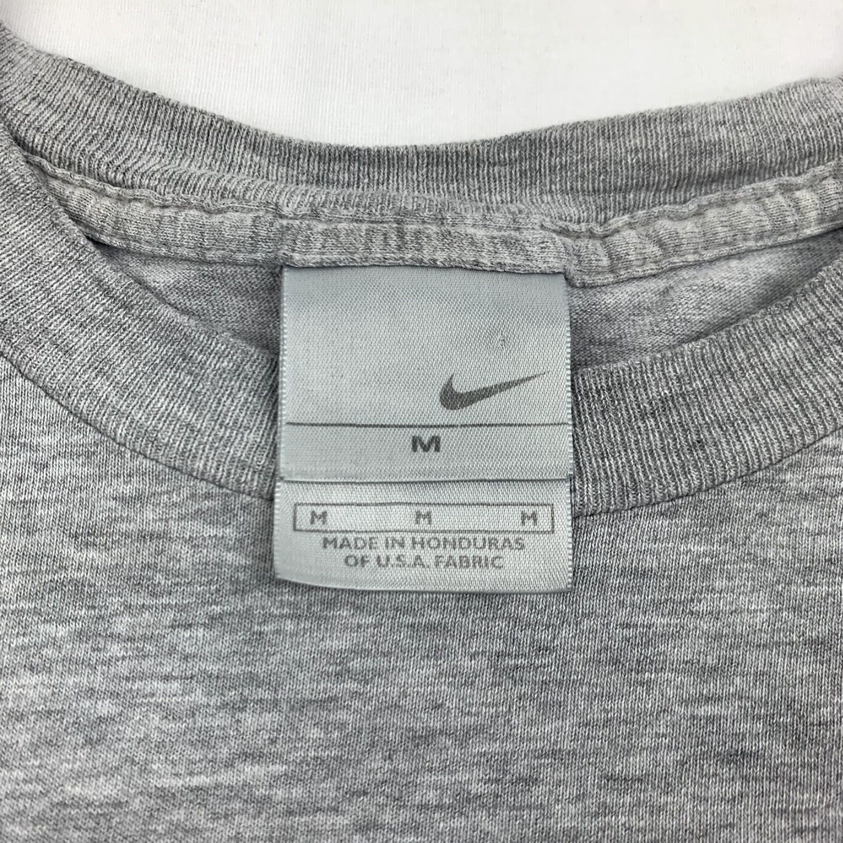 Nike VINTAGE Nike Shirt Adult Medium Gray Grunge Y2K Silver Tag Graphic Tee Mens Size US M / EU 48-50 / 2 - 4 Thumbnail