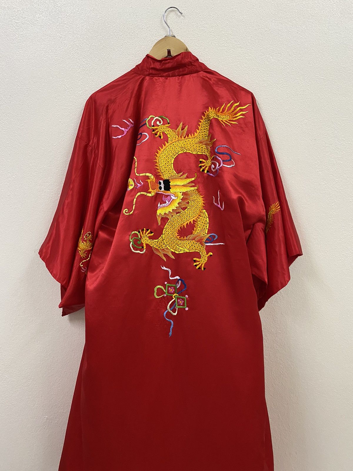 Japanese Brand Vintage Golden Bee Red Satin Kimono Robe Gold Dragon Size US L / EU 52-54 / 3 - 1 Thumbnail