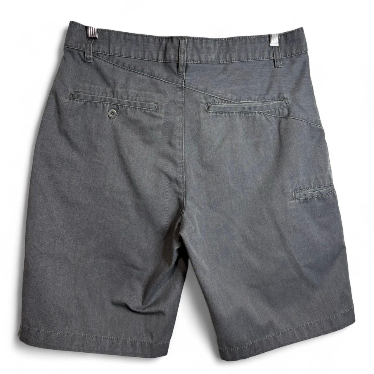 Vintage Vintage 00s Faded Grey Shorts Size US 33 - 1 Thumbnail