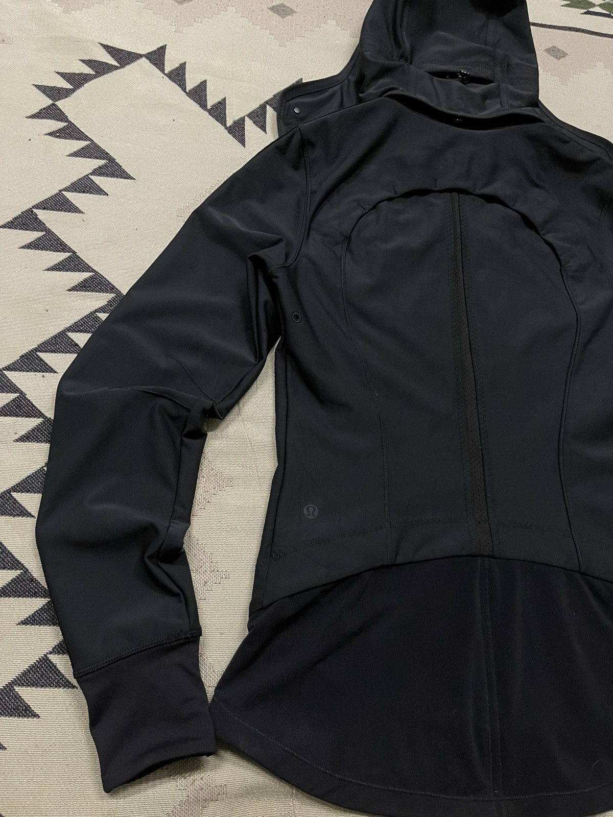 Lululemon LULULEMON KEEP IT UP BLACK RUN JACKET WATER RESISTANT Size M / US 6-8 / IT 42-44 - 13 Thumbnail