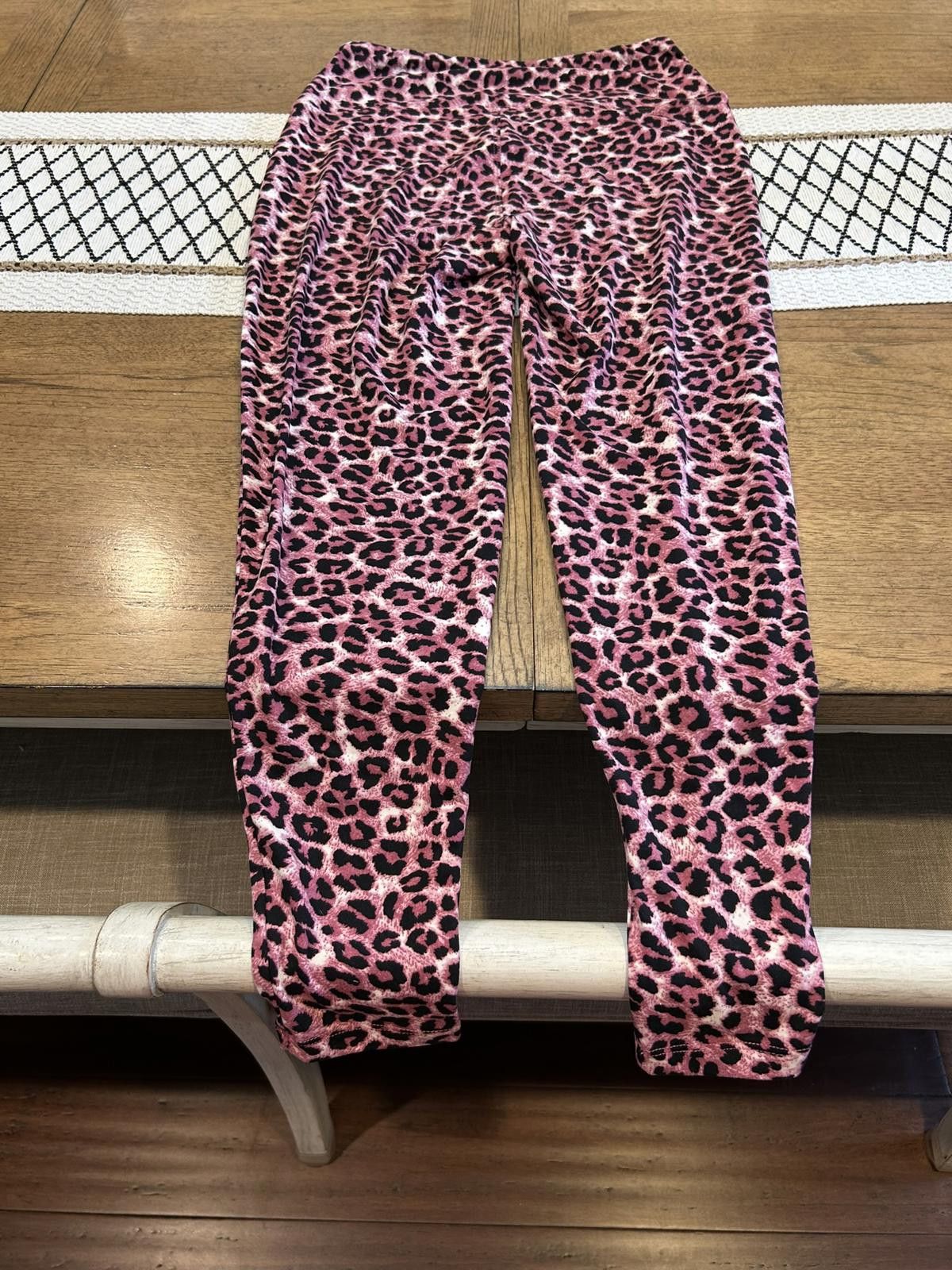 Other Pink Leopard Print Leggings Size XL Size 40" / US 18 - 1 Thumbnail