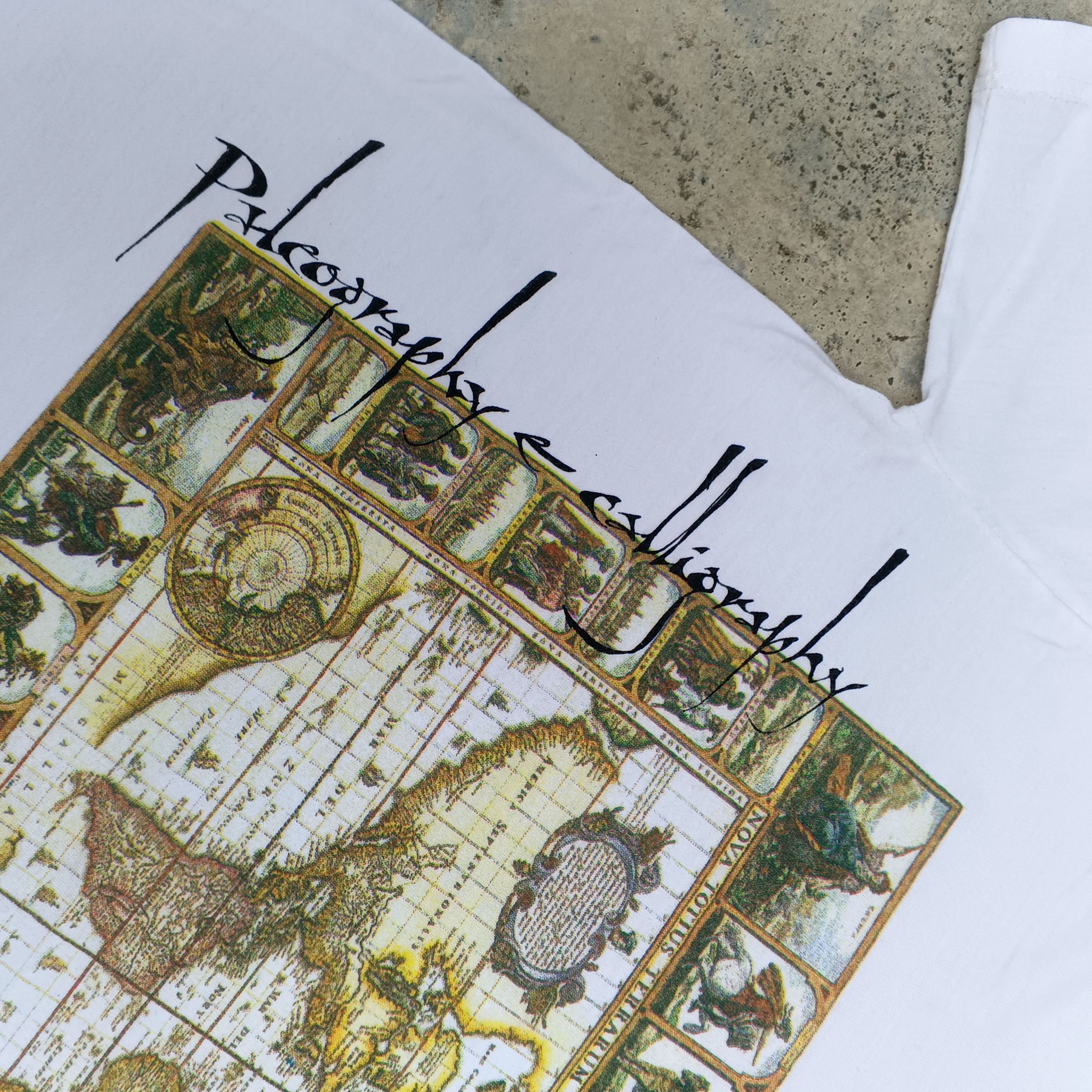 Vintage Vintage Art Pheography And Calligraphy Artifact Map Sevilla Size US M / EU 48-50 / 2 - 4 Thumbnail