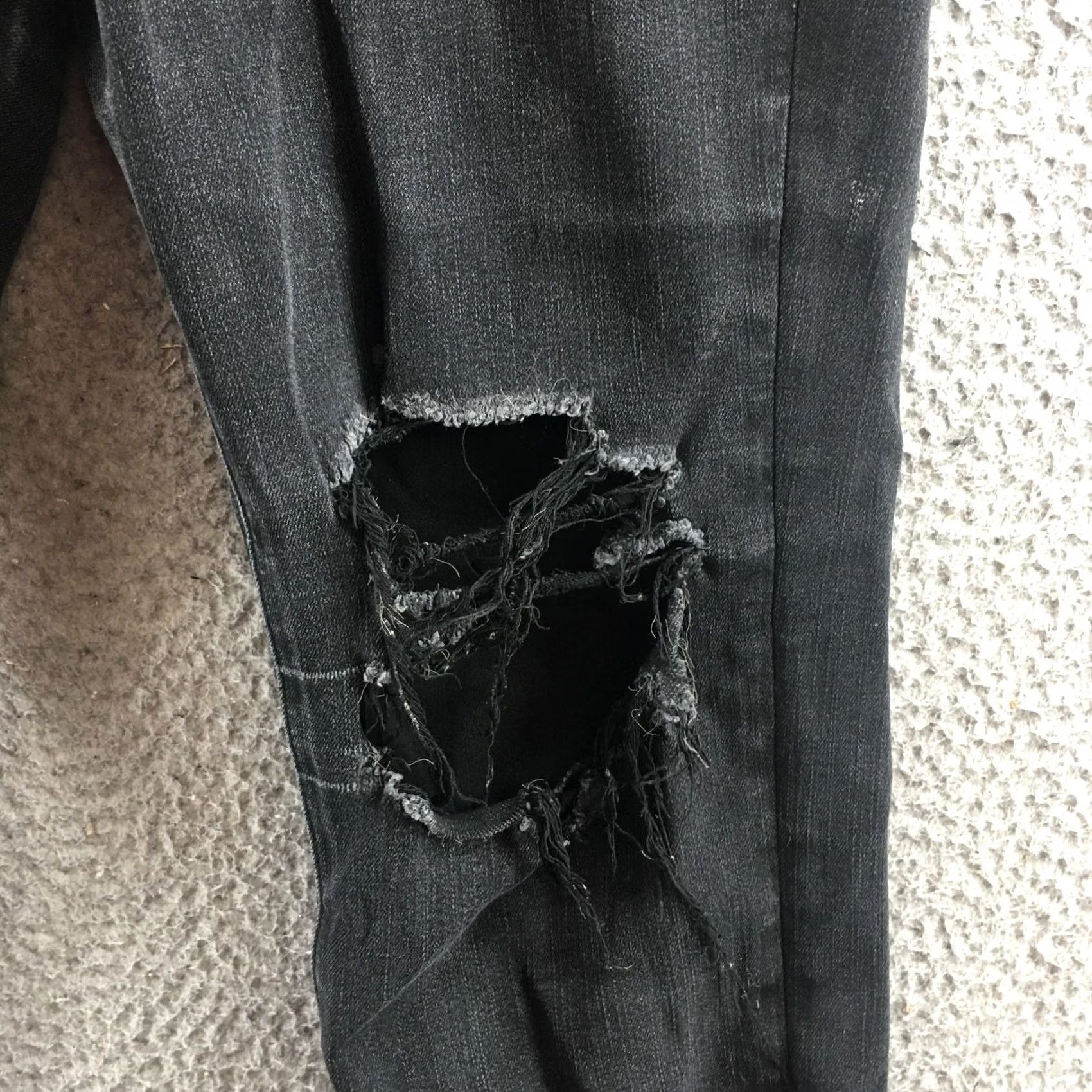 American Eagle Outfitters American Eagle Outfitters Skinny Jeans Womens 10 Black High Rise Distressed-Style 30x26 XS? Size 32" / US 10 / IT 46 - 7 Thumbnail