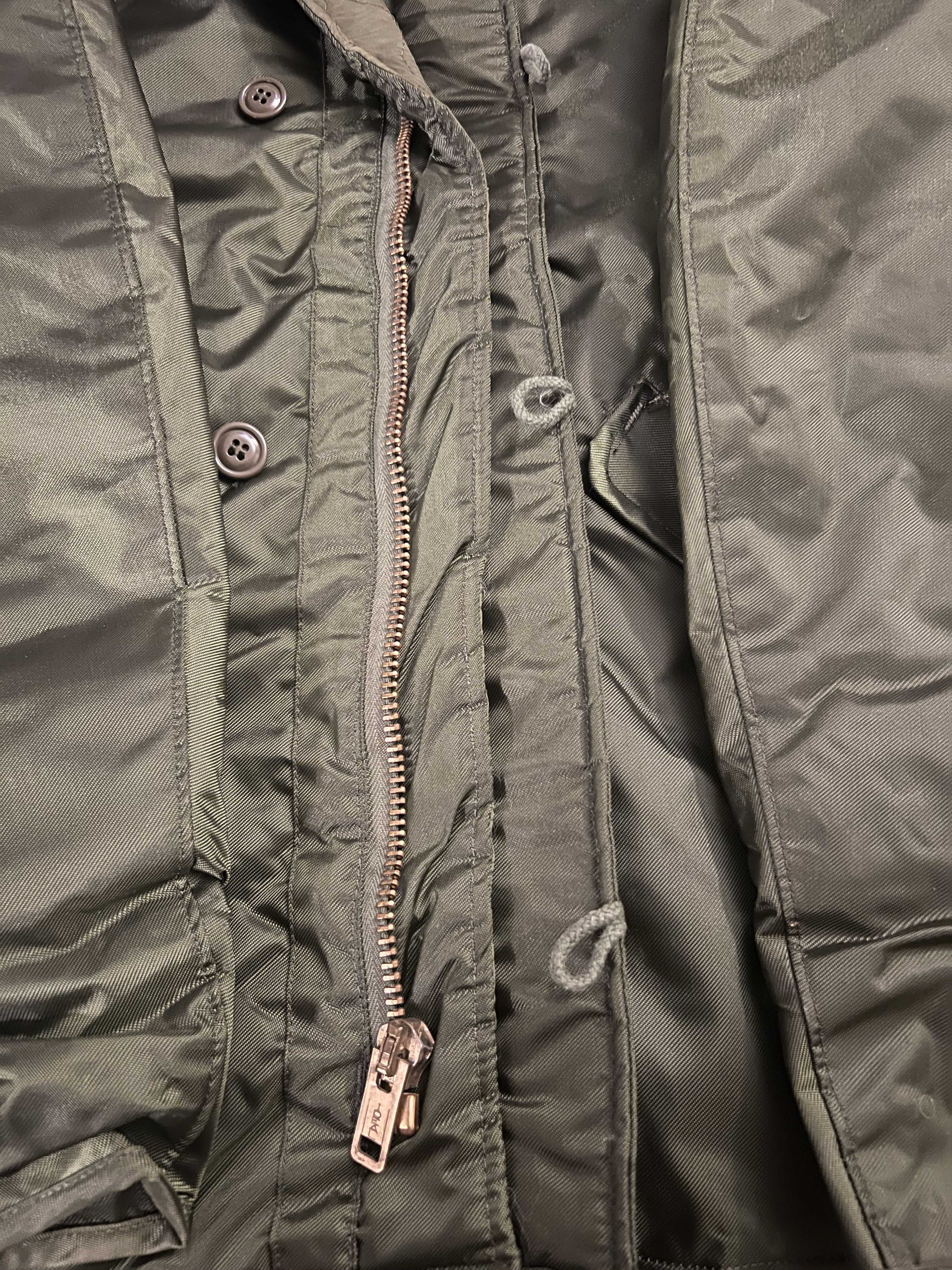 Alpha Industries Alpha Industries U.S. Military CW Bomber Jacket 1986 Vintage Size US L / EU 52-54 / 3 - 14 Thumbnail