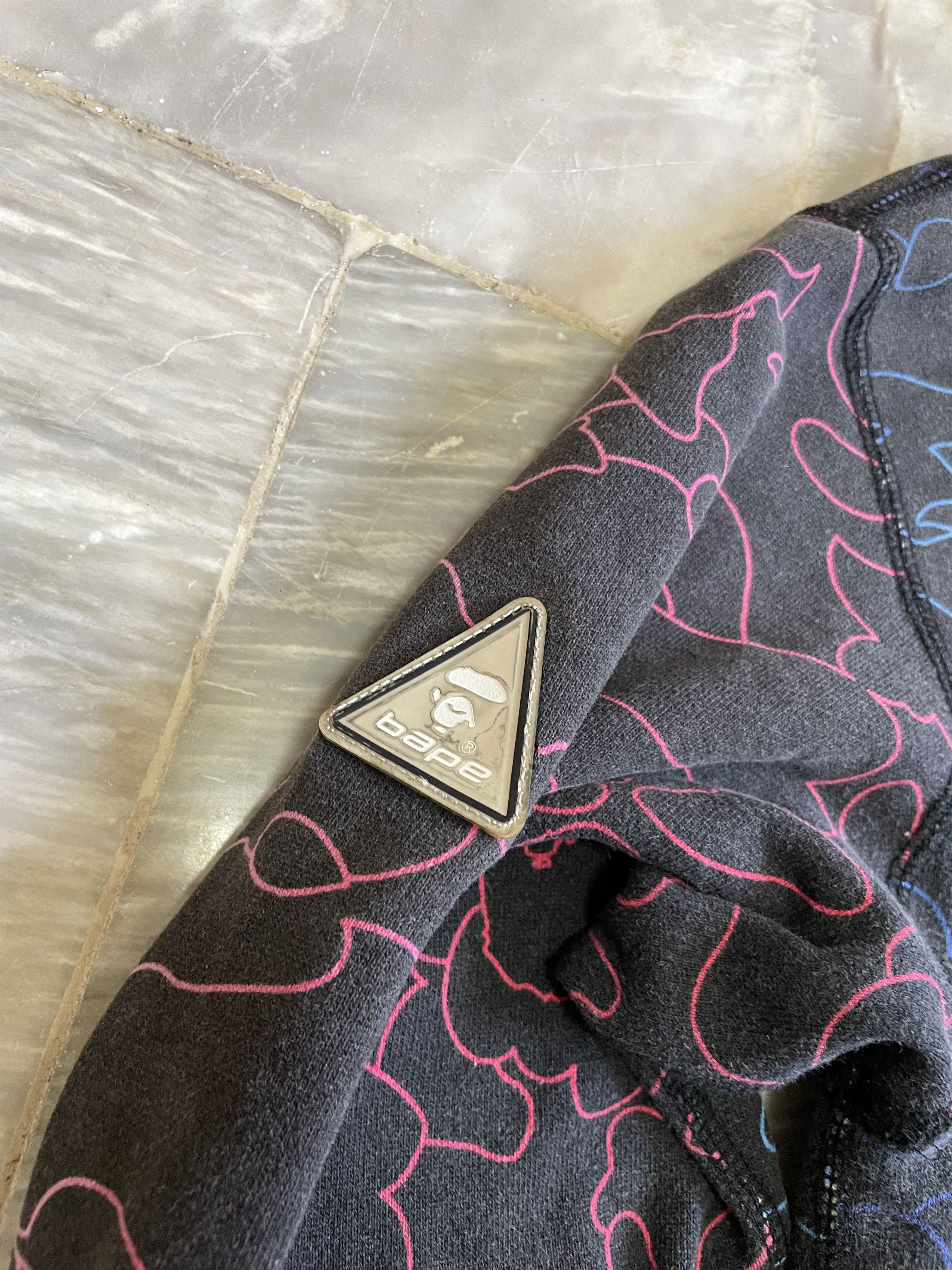 Bape Bape Shark Hoodie Pencil Neon Camo A Bathing Ape Size US M / EU 48-50 / 2 - 13 Thumbnail