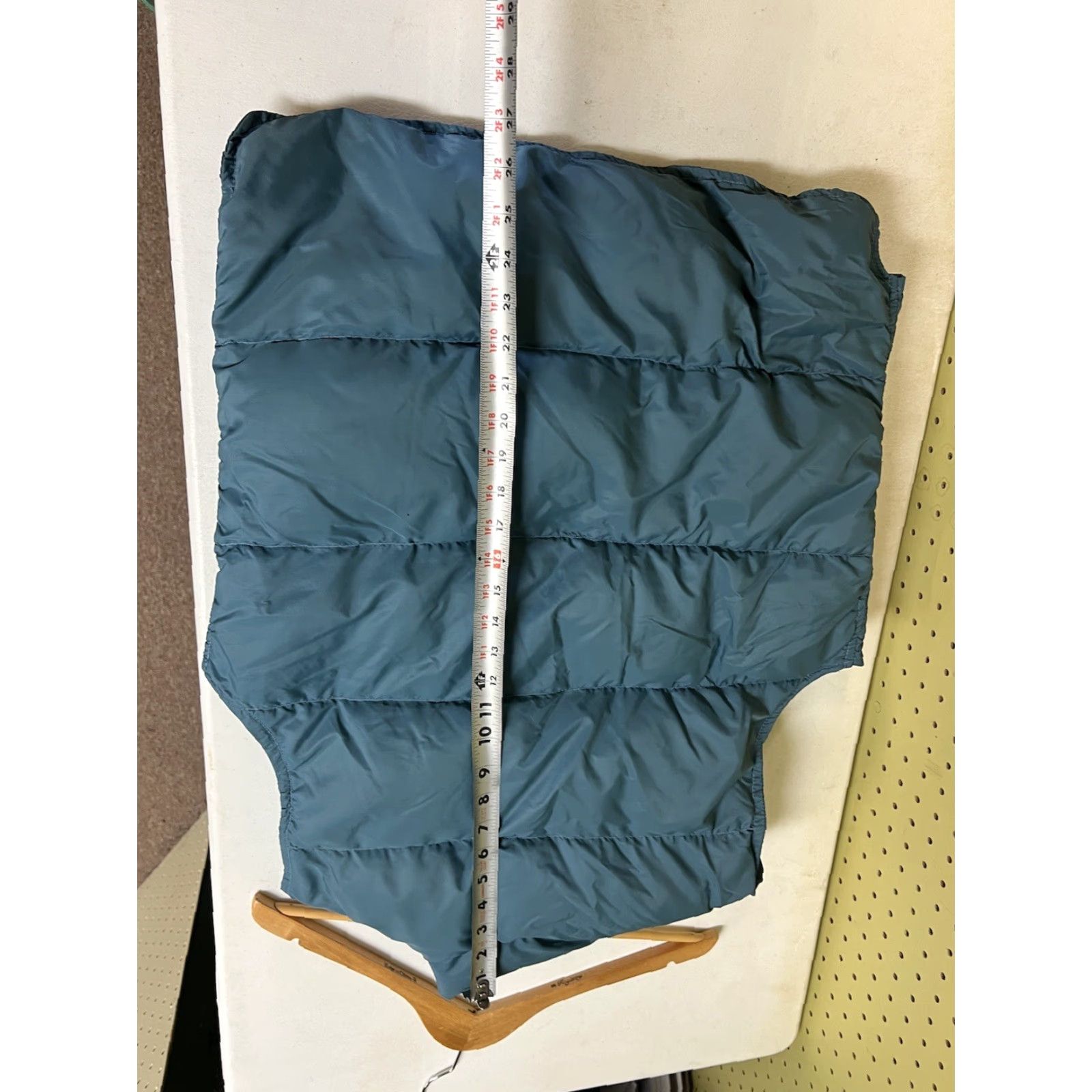 Vintage VINTAGE Woolrich Vest Puffer Down Filled Nylon Mid-Length Snap Men M Green VTG Down Filled Puffer Vest Mens Size US M / EU 48-50 / 2 - 7 Thumbnail