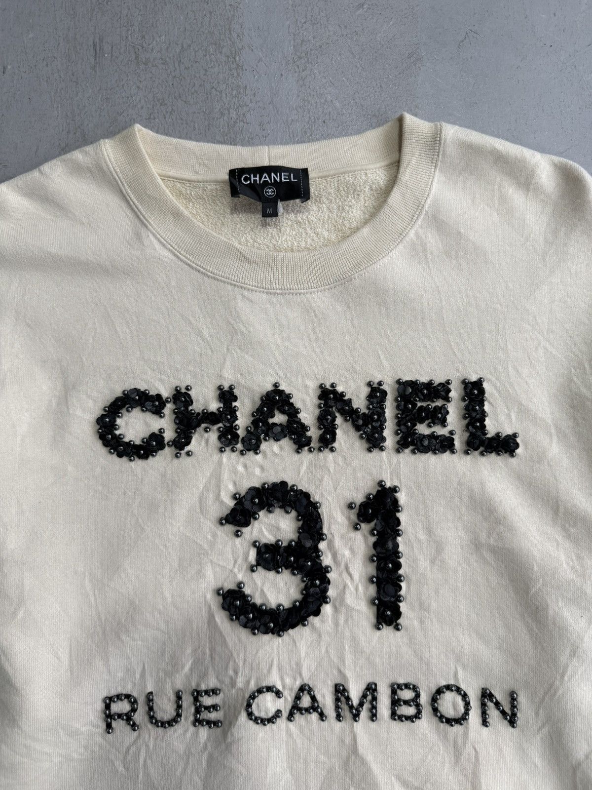 Chanel Chanel - 2020 Rue Cambon 31 Crewneck Size M / US 6-8 / IT 42-44 - 2 Thumbnail