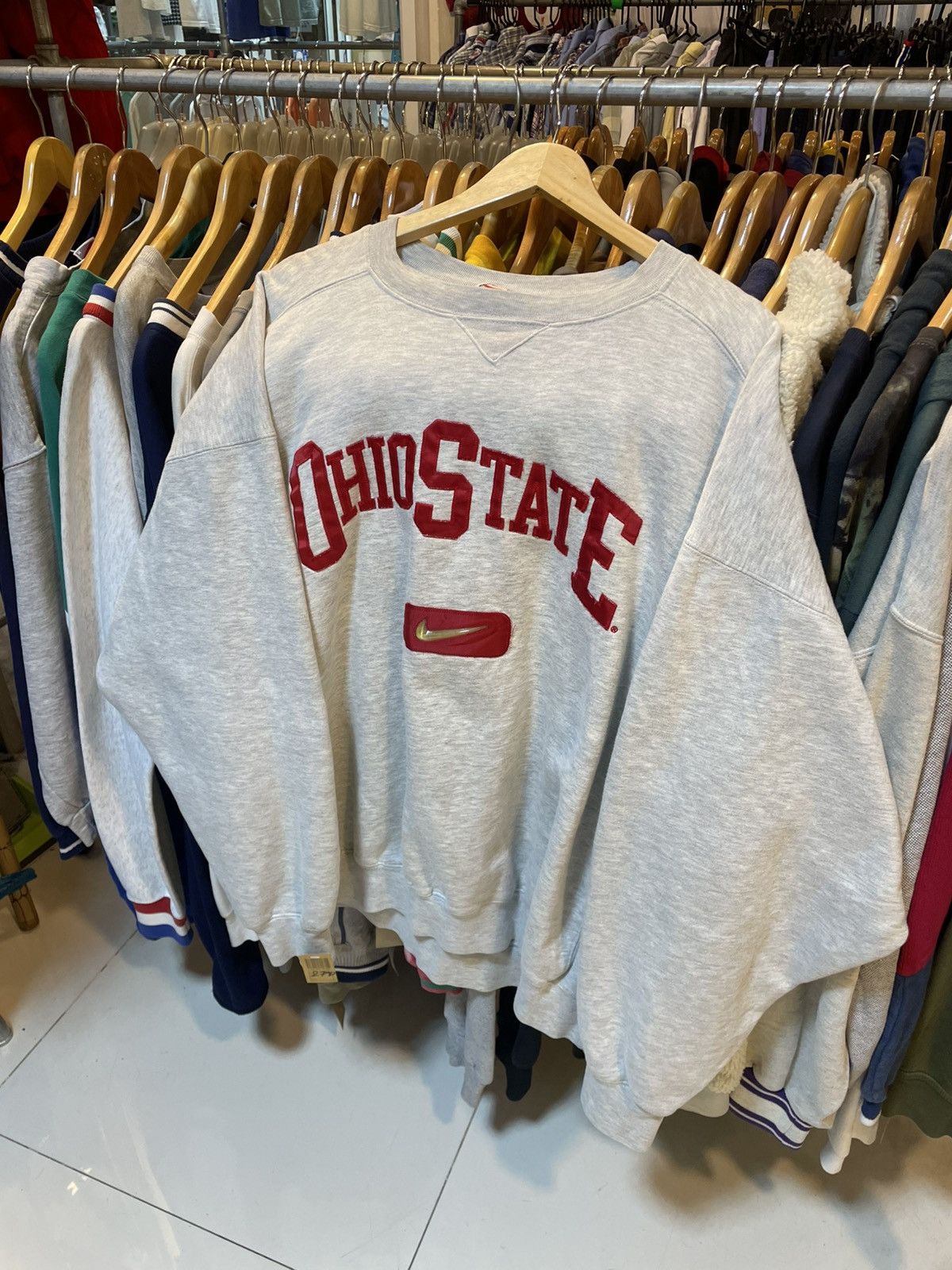 Nike Vintage Nike Team Ohio State Crewneck Sweatshirt Size US XL / EU 56 / 4 - 1 Thumbnail