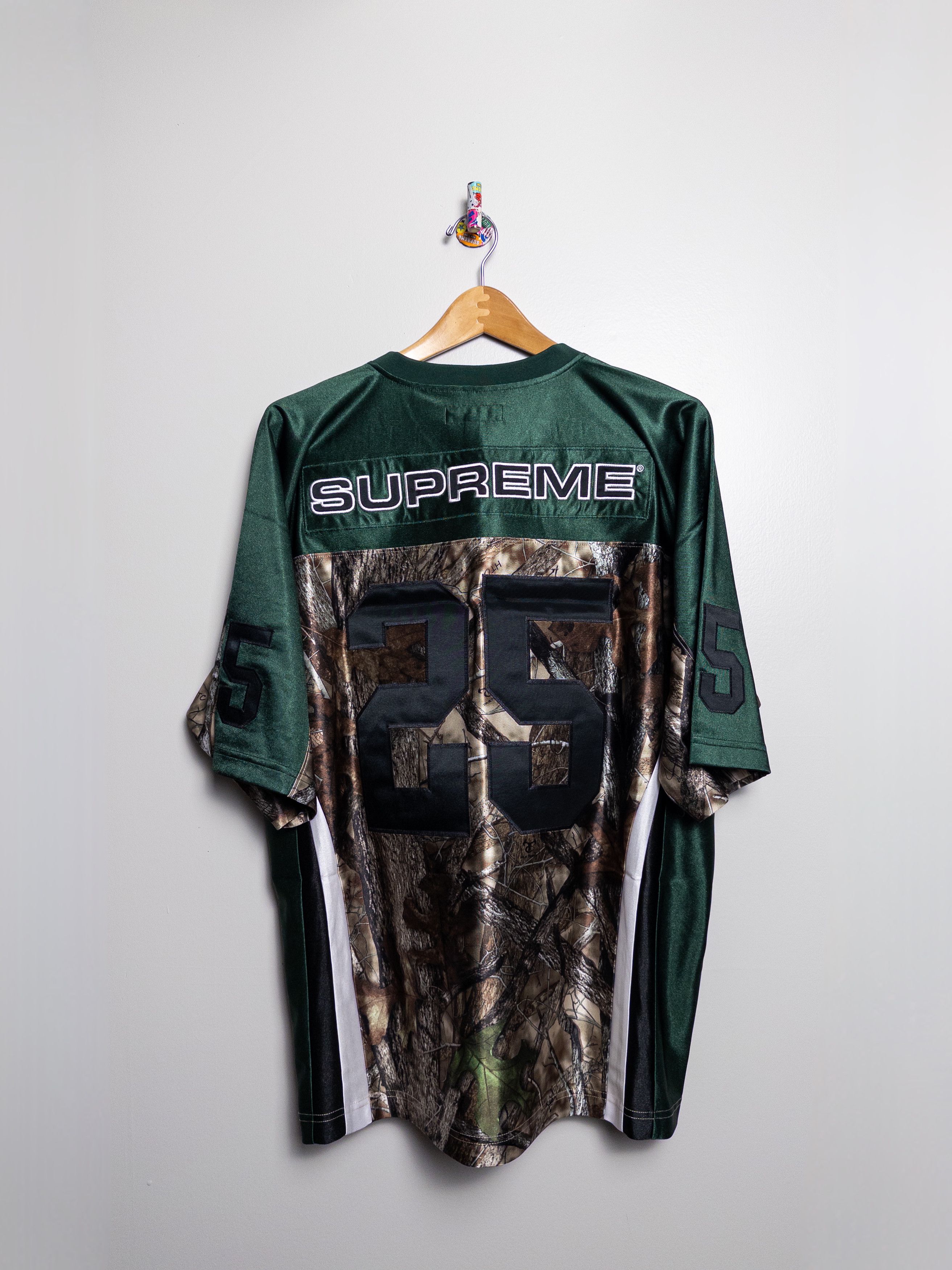 Supreme BREAST CANCER AWARENESS FOOTBALL JERSEY Size US M / EU 48-50 / 2 - 2 Thumbnail
